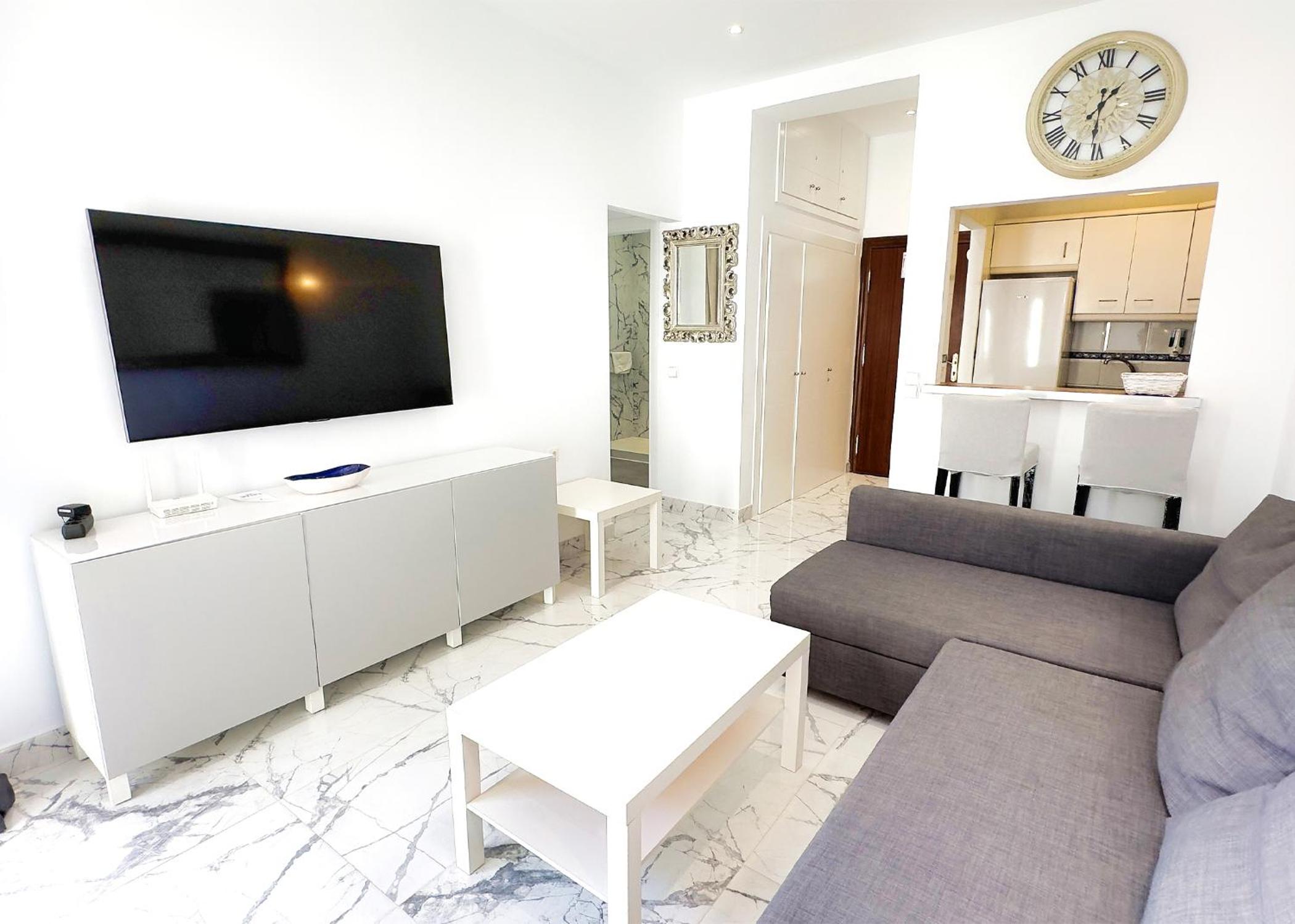 SKOL 424 Stunning One-bedroom apartment with sea views photo 3