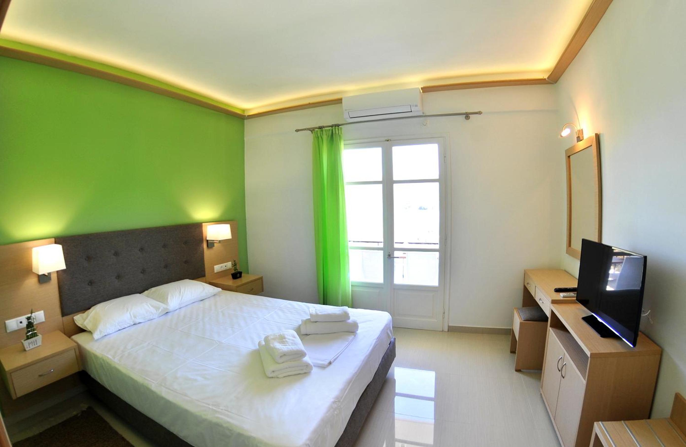 Vliho Bay Suites & Apartments