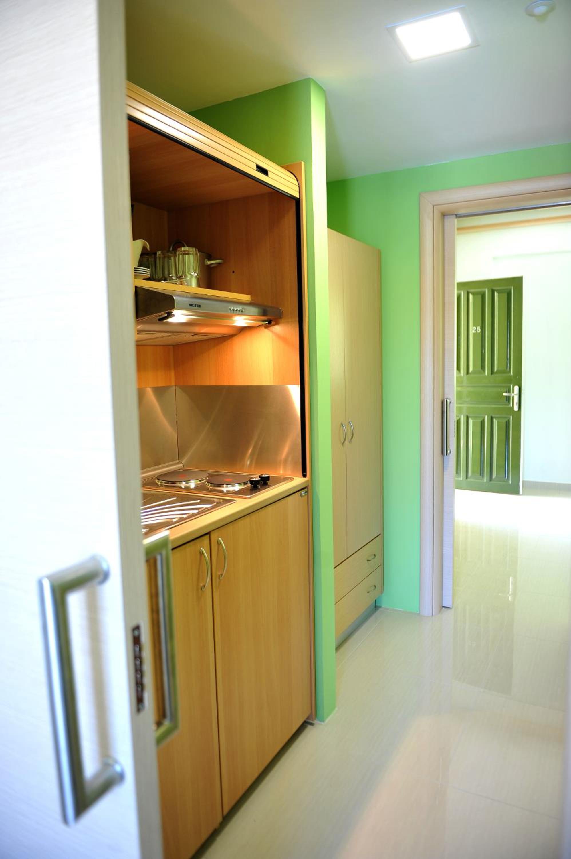 Vliho Bay Suites & Apartments