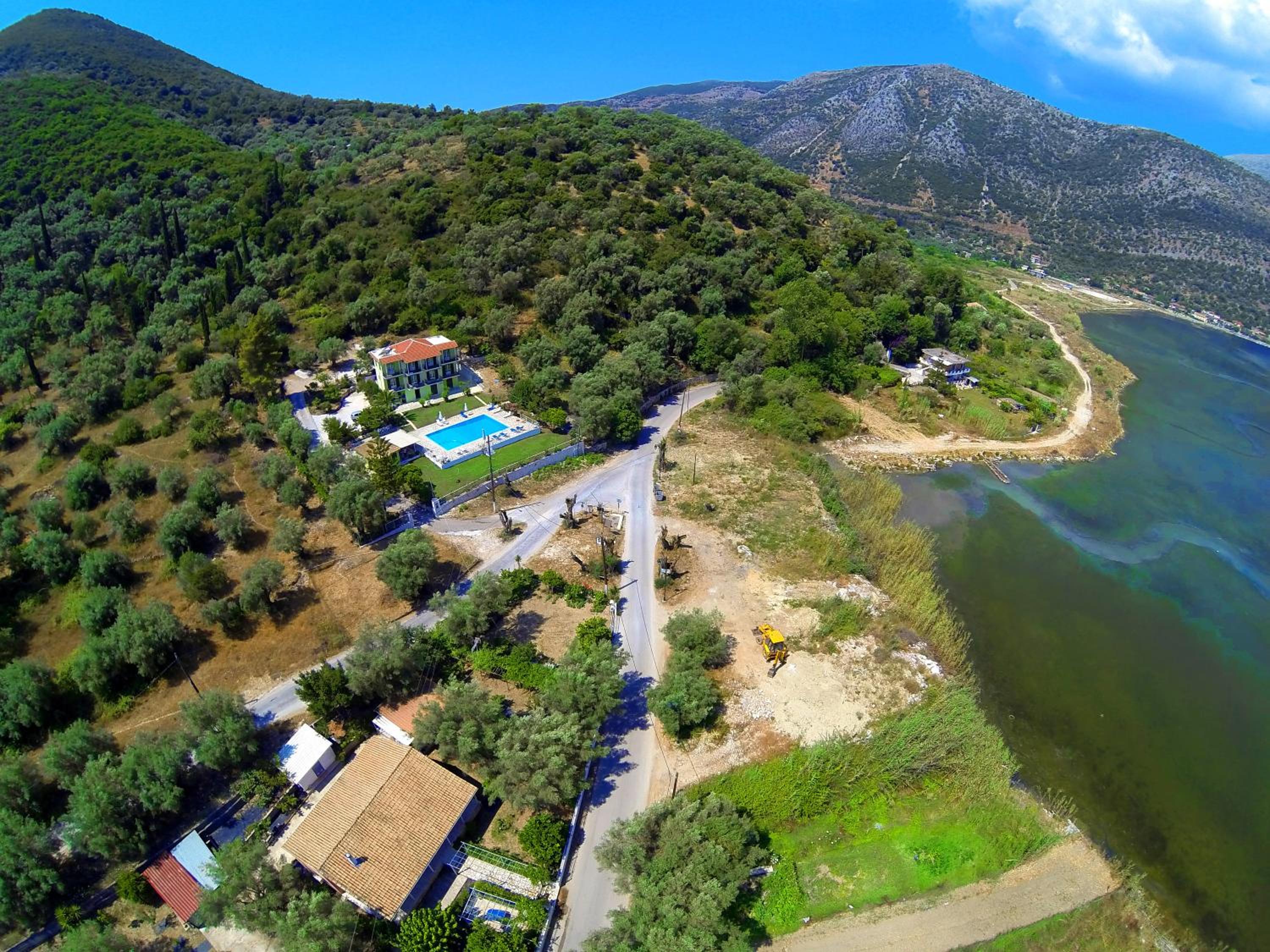 Vliho Bay Suites & Apartments