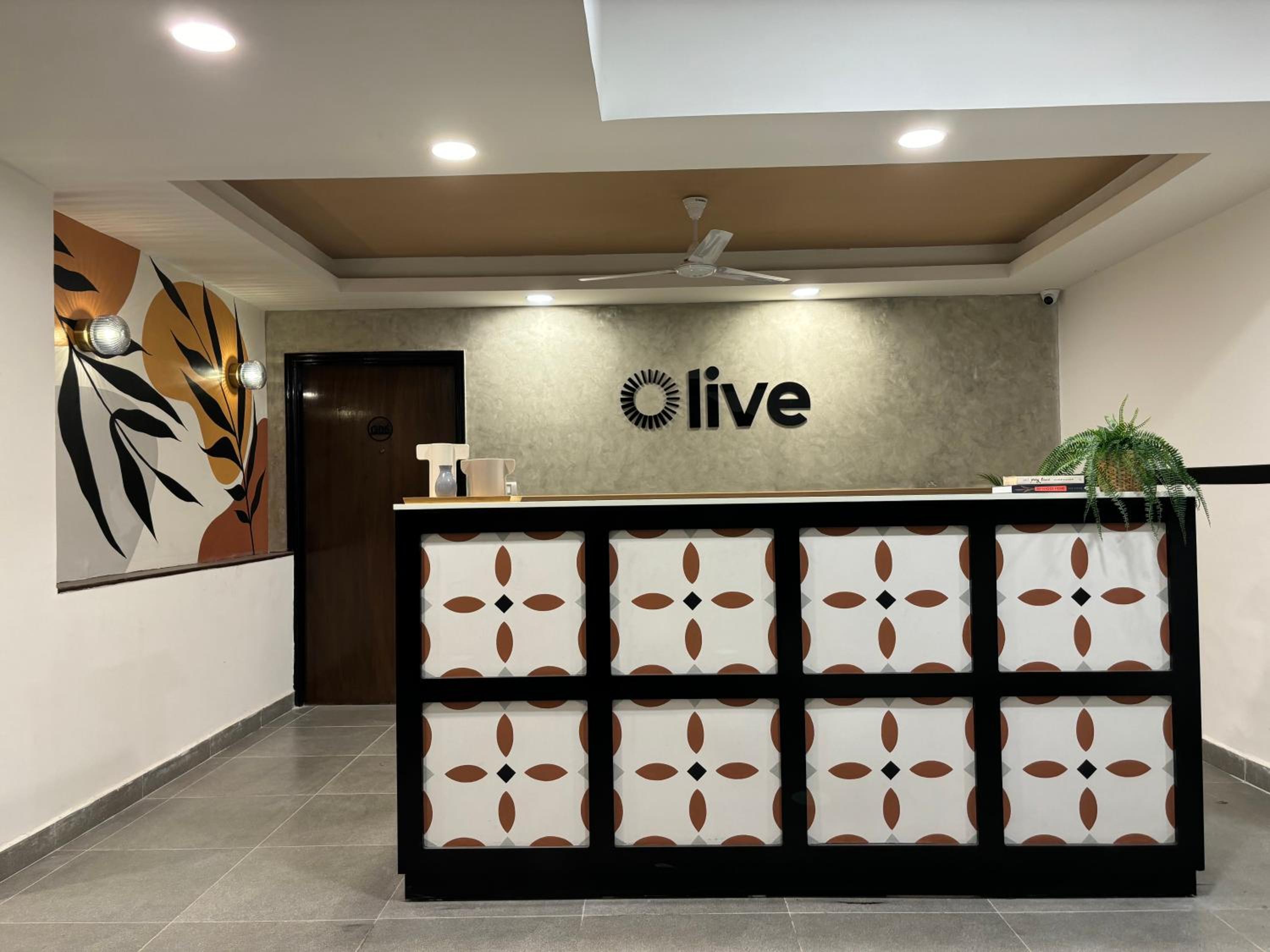 Lobby & Reception