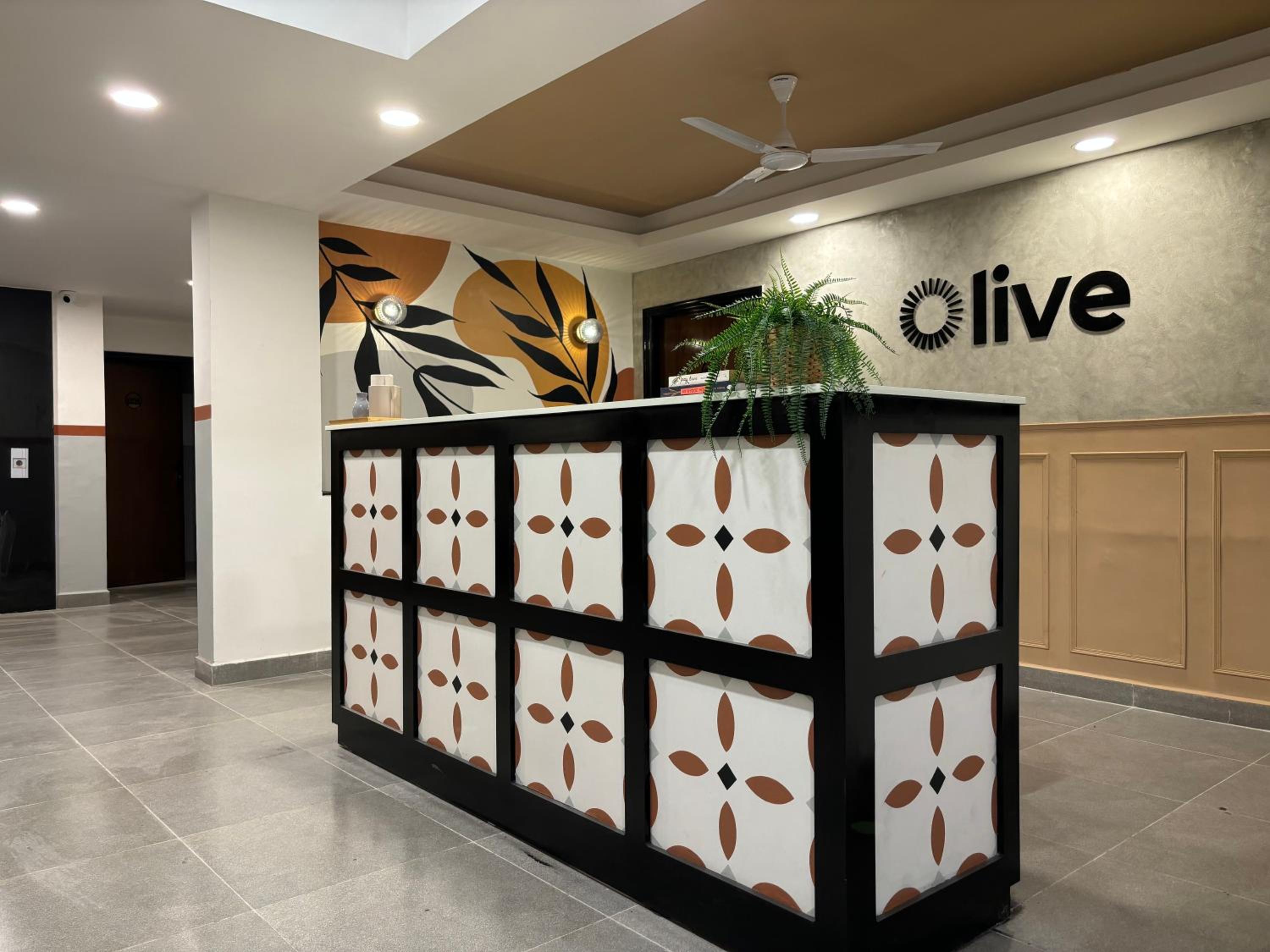 Lobby & Reception