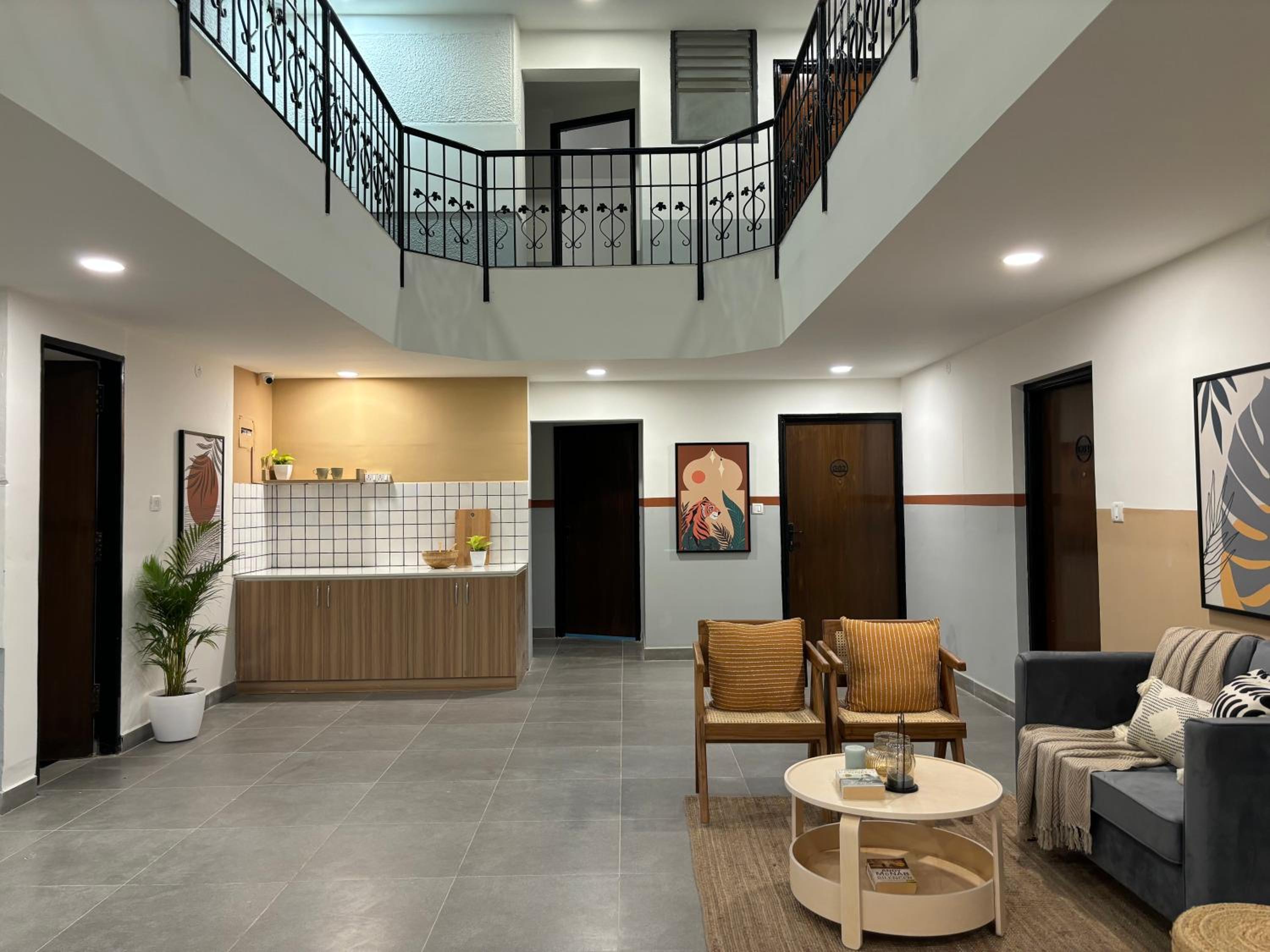 Lobby & Reception
