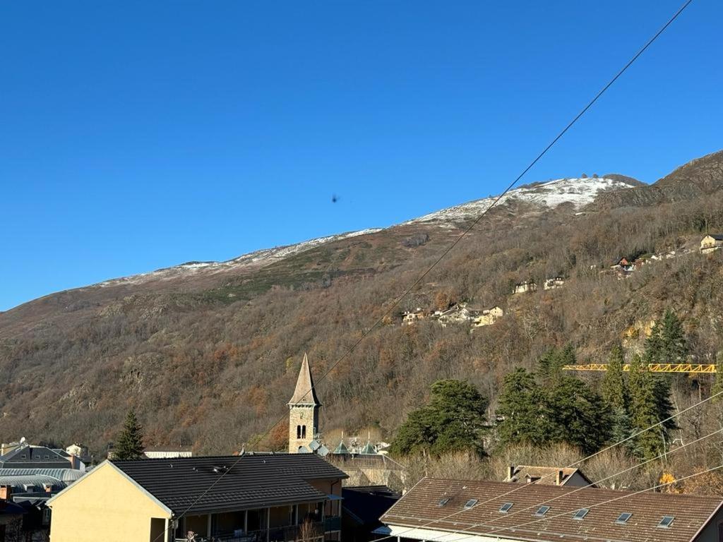 Le Grillon
