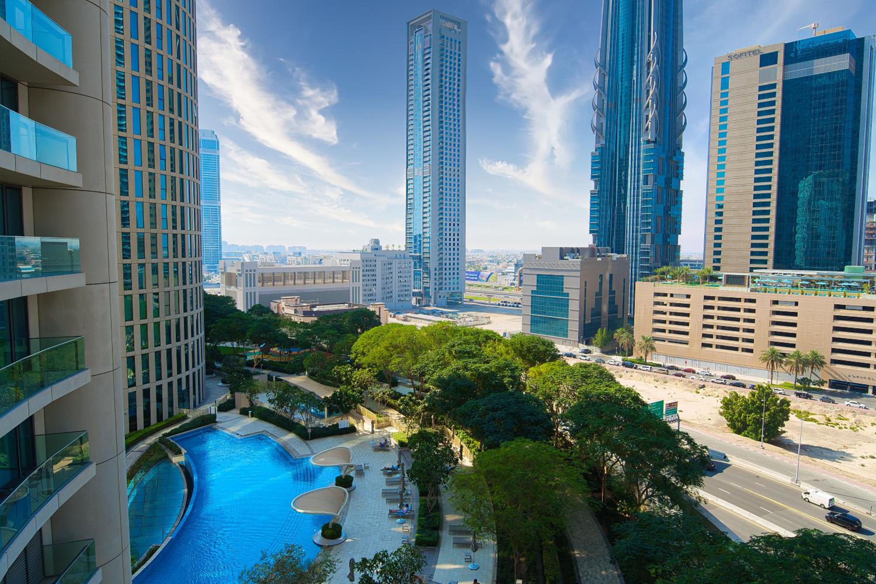 FIRST CLASS 1BR with DUBAI SKYLINE view