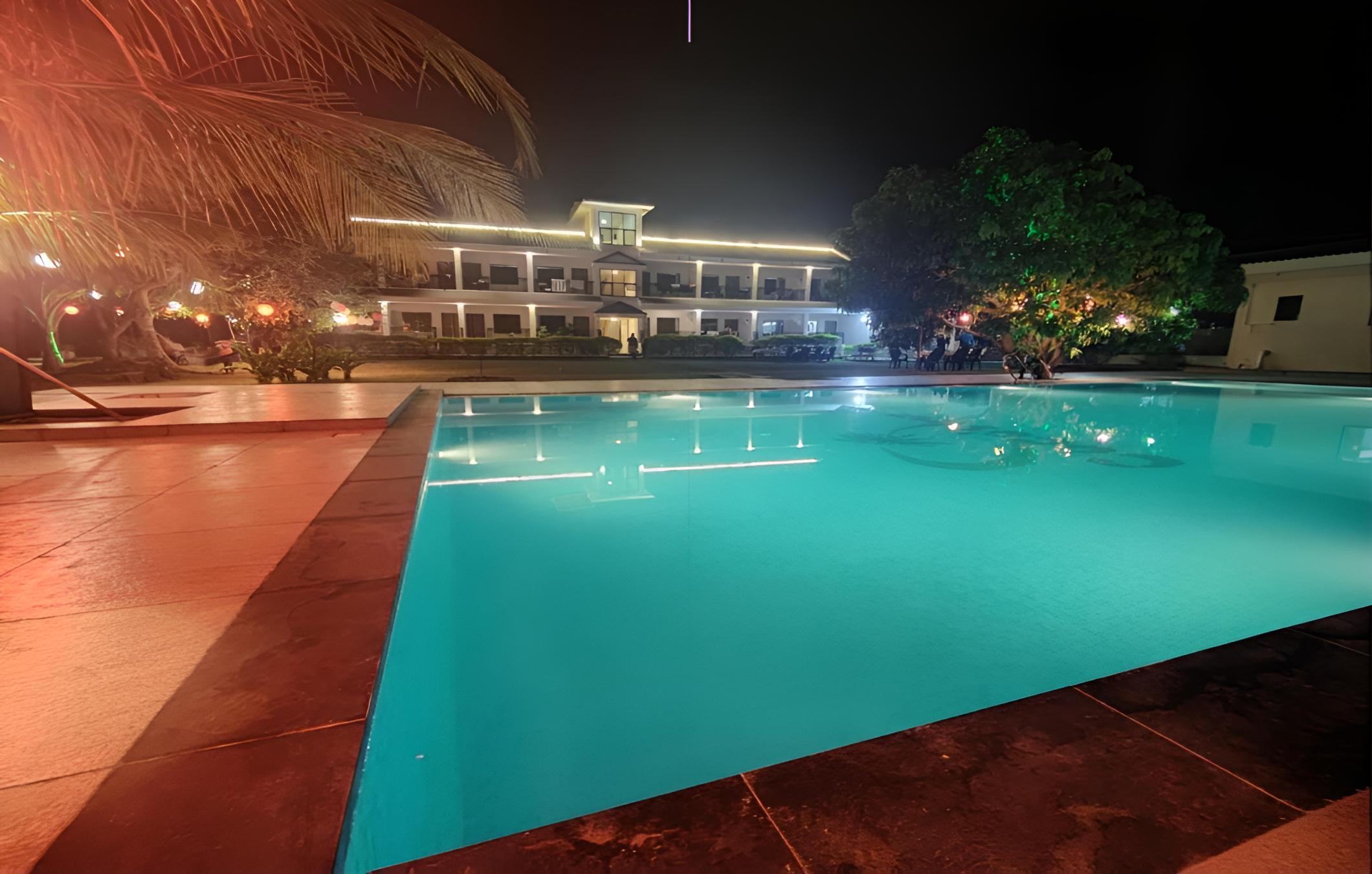 swimming pool