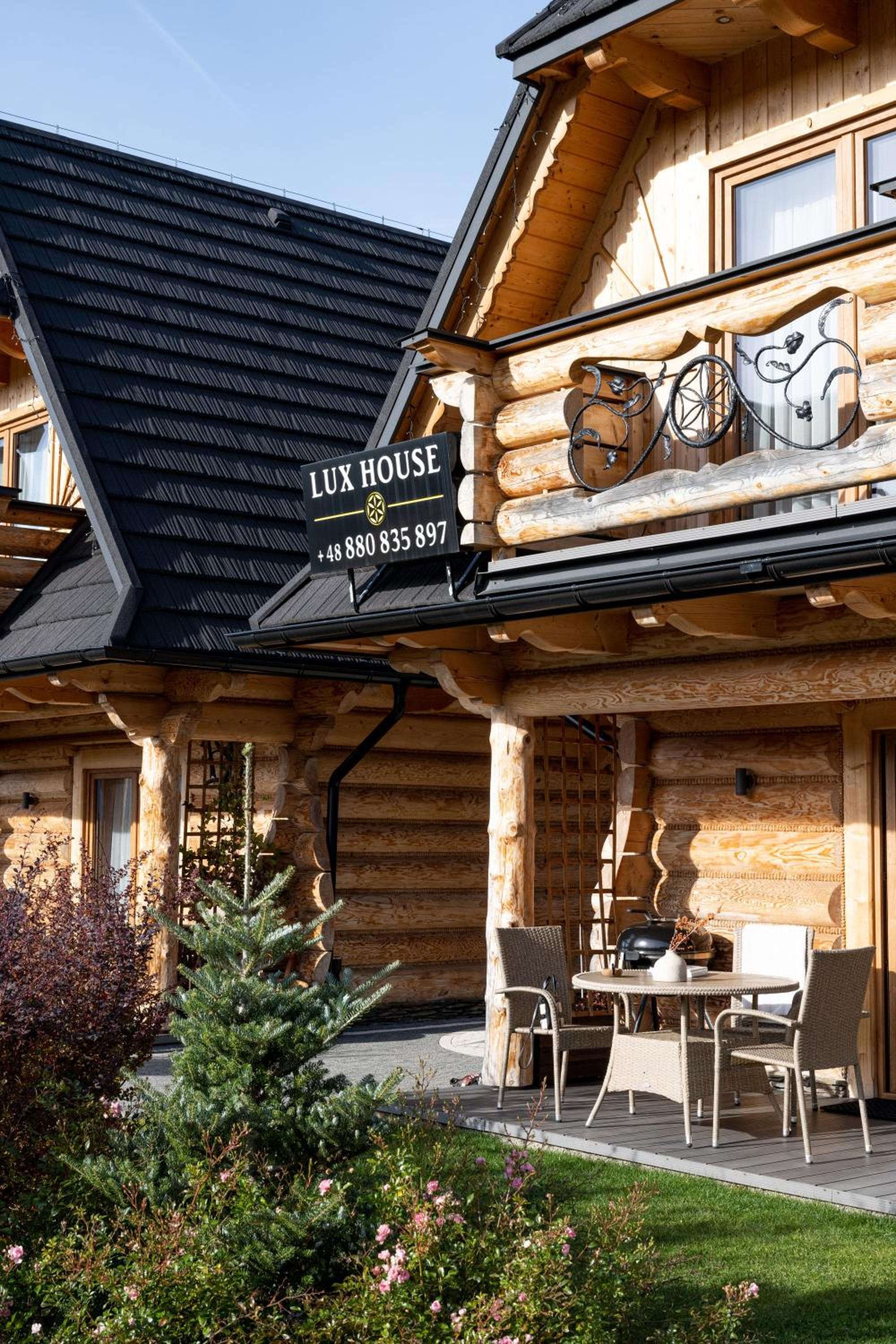 Lux-HOUSE & JACUZZI SAUNA view 5