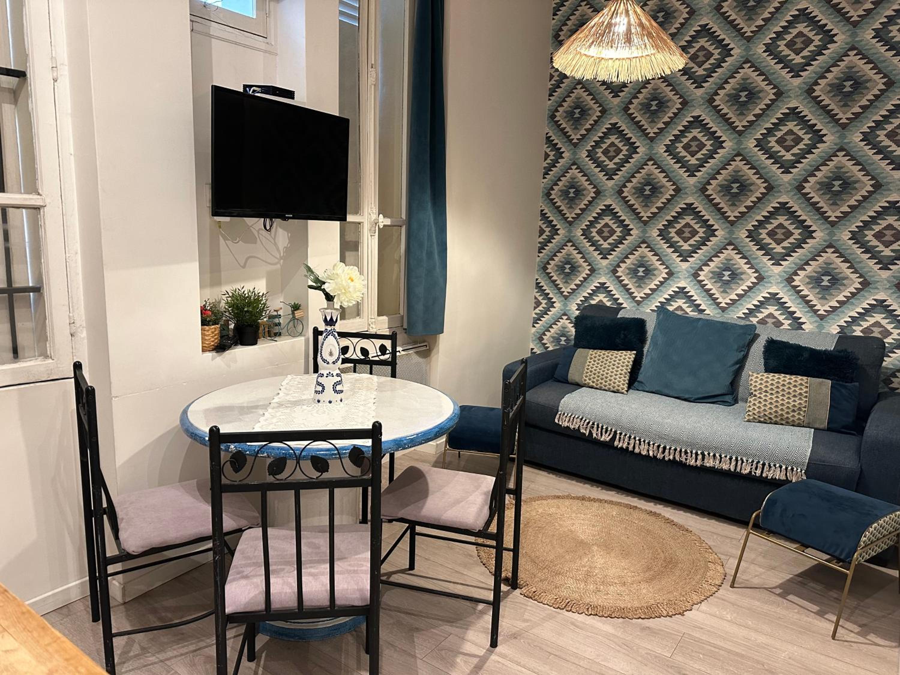 ARC DE TRIOMPHE-CARNOT Luxury & Design