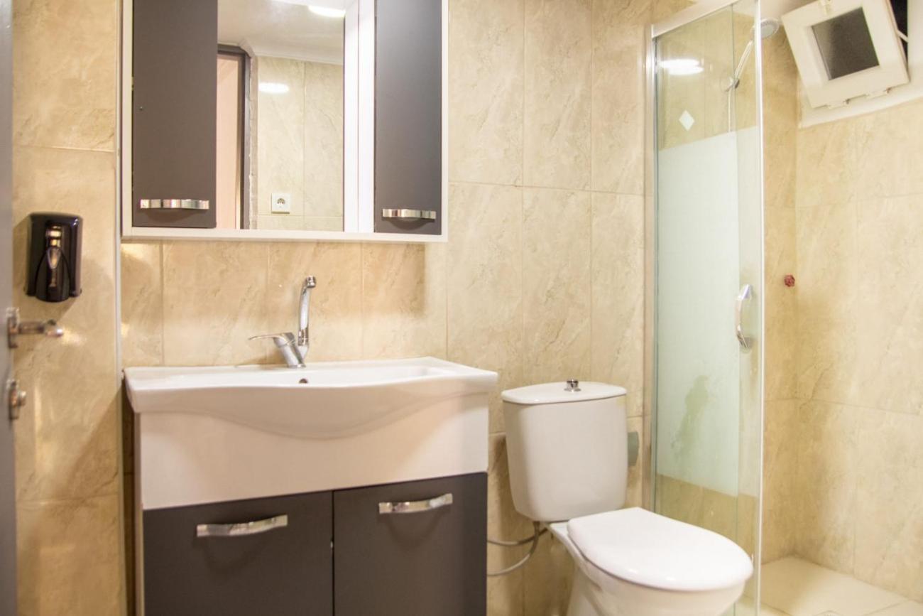 Vibrant and Central Flat near Kordon in Alsancak view 5