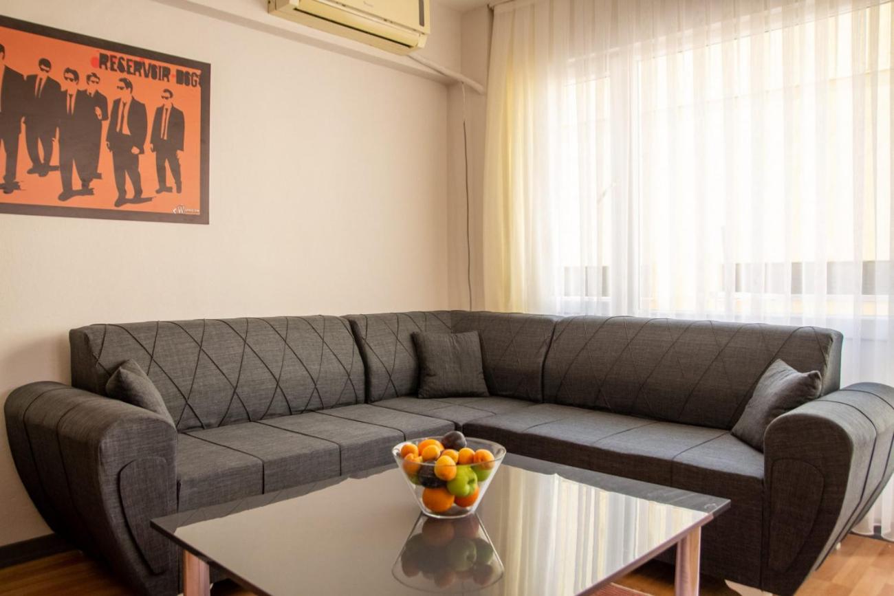 Vibrant and Central Flat near Kordon in Alsancak
