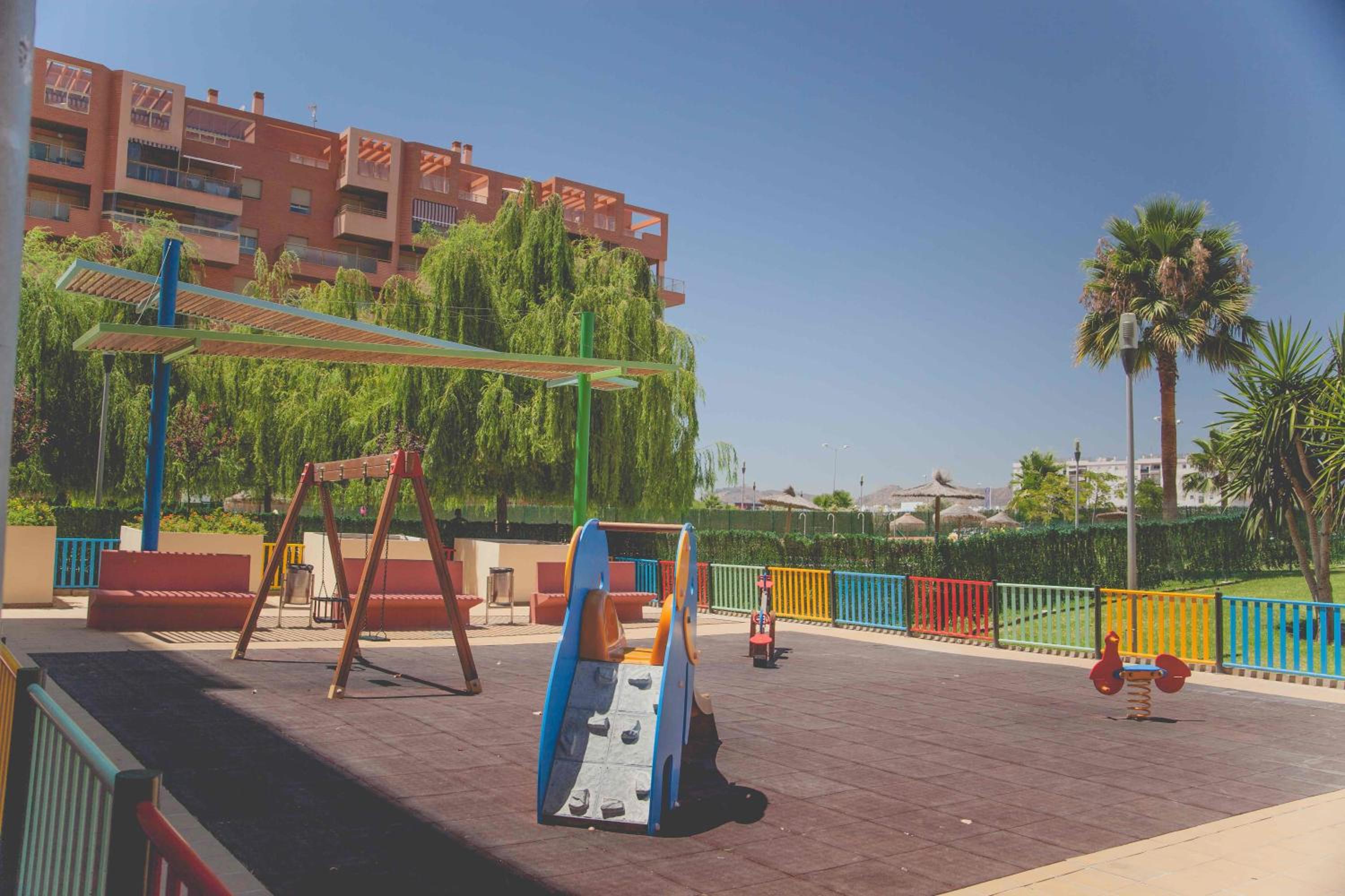 Apartamento Teatinos, Metro, Free Parking & Pool