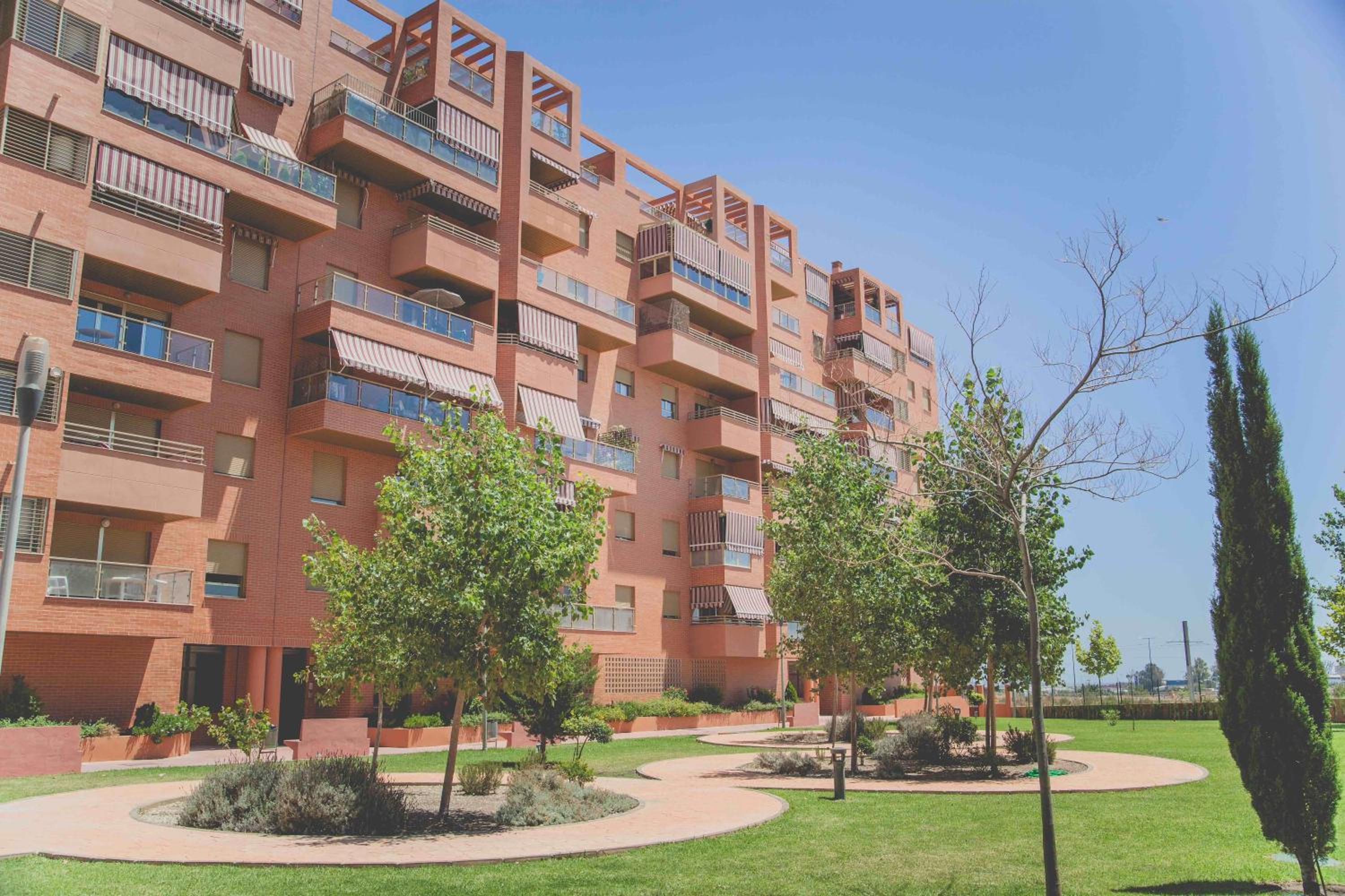 Apartamento Teatinos, Metro, Free Parking & Pool