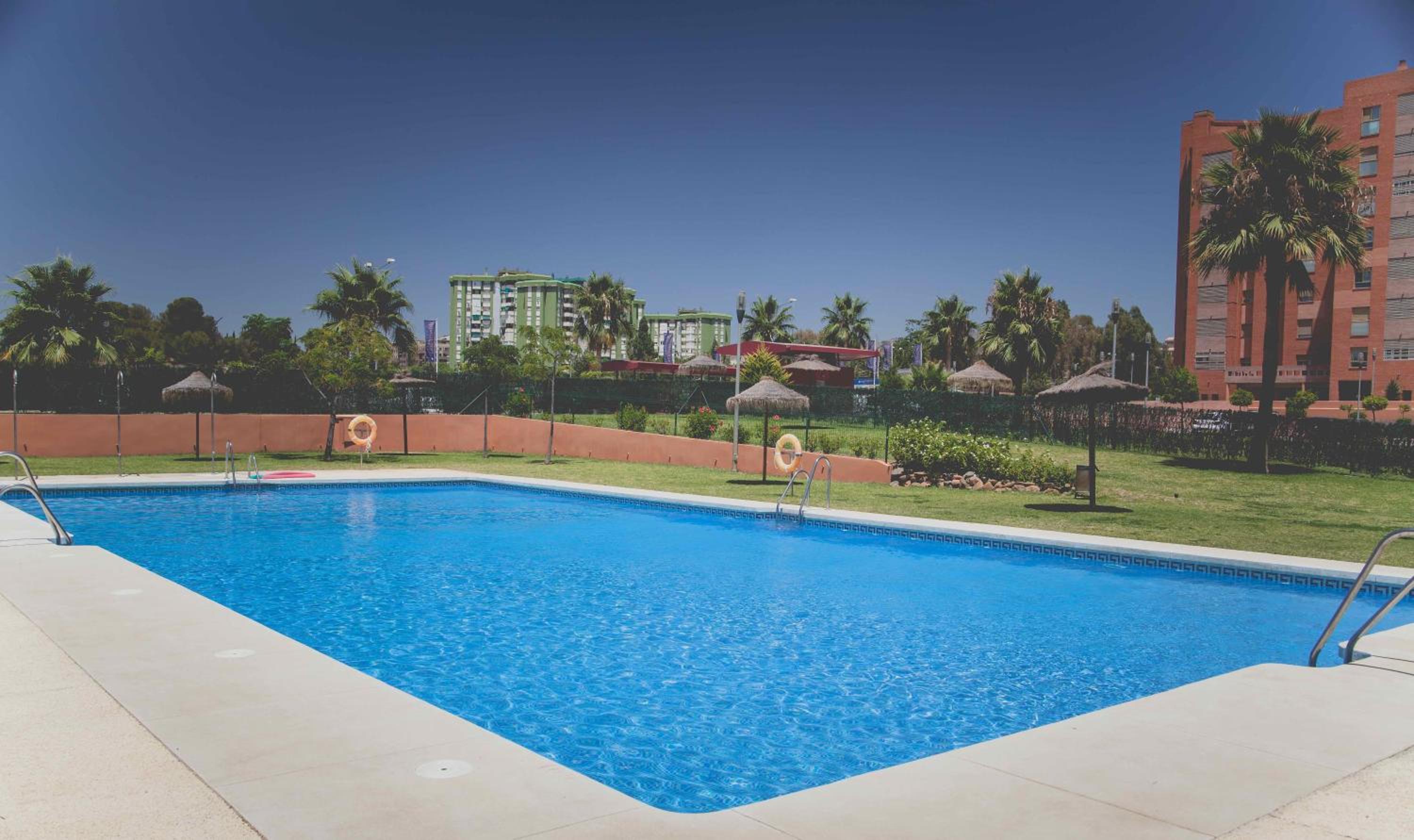 Apartamento Teatinos, Metro, Free Parking & Pool