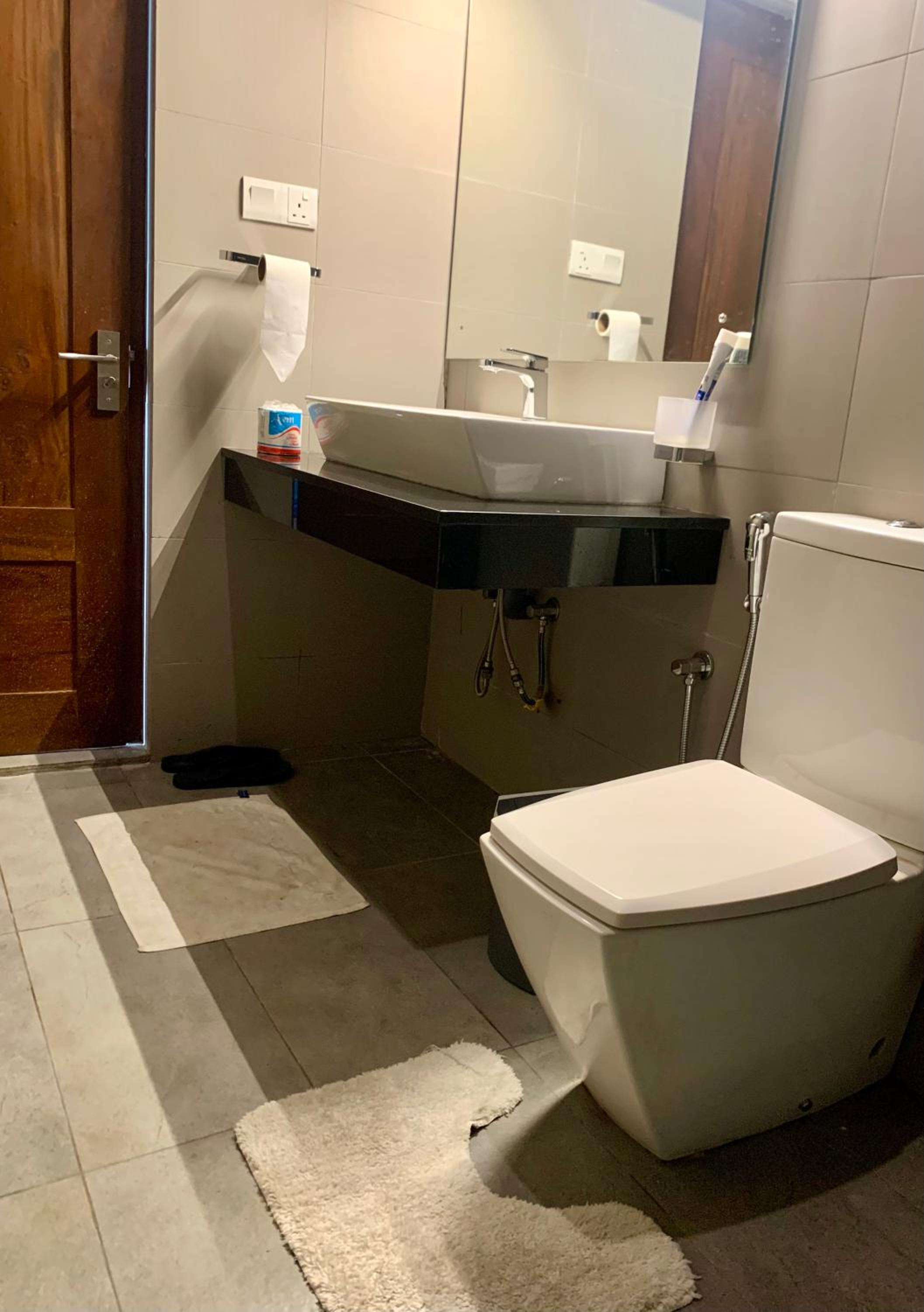 Spacious luxury room with beautiful views !