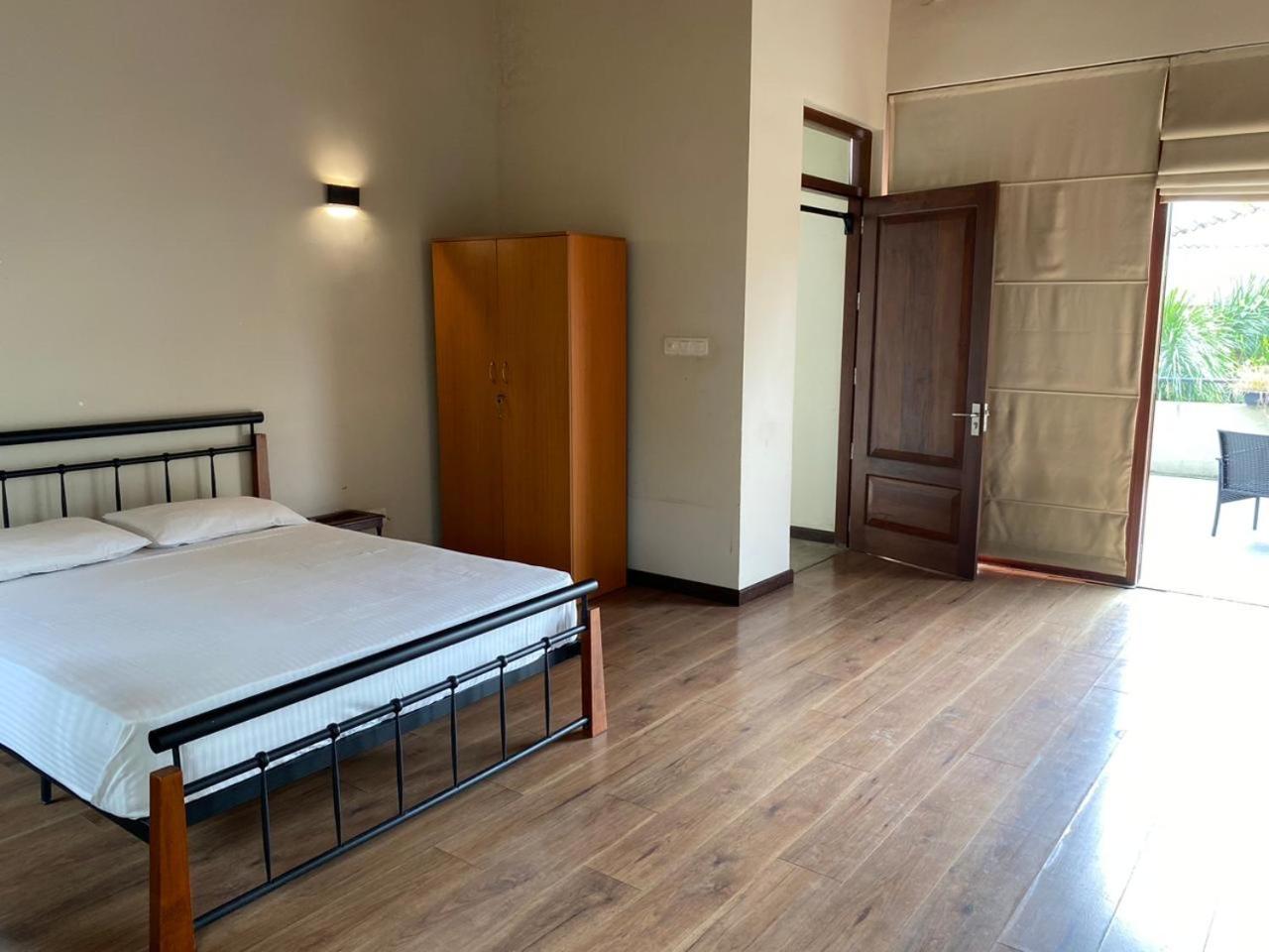 Spacious luxury room with beautiful views !