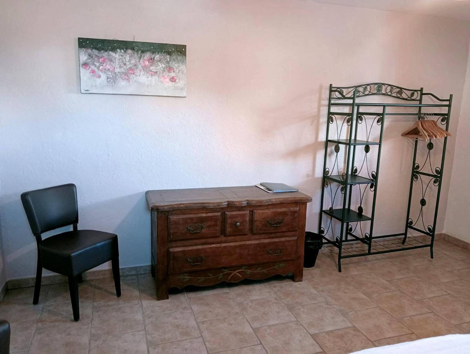 Õ 2040 Chambre Sapin view 2