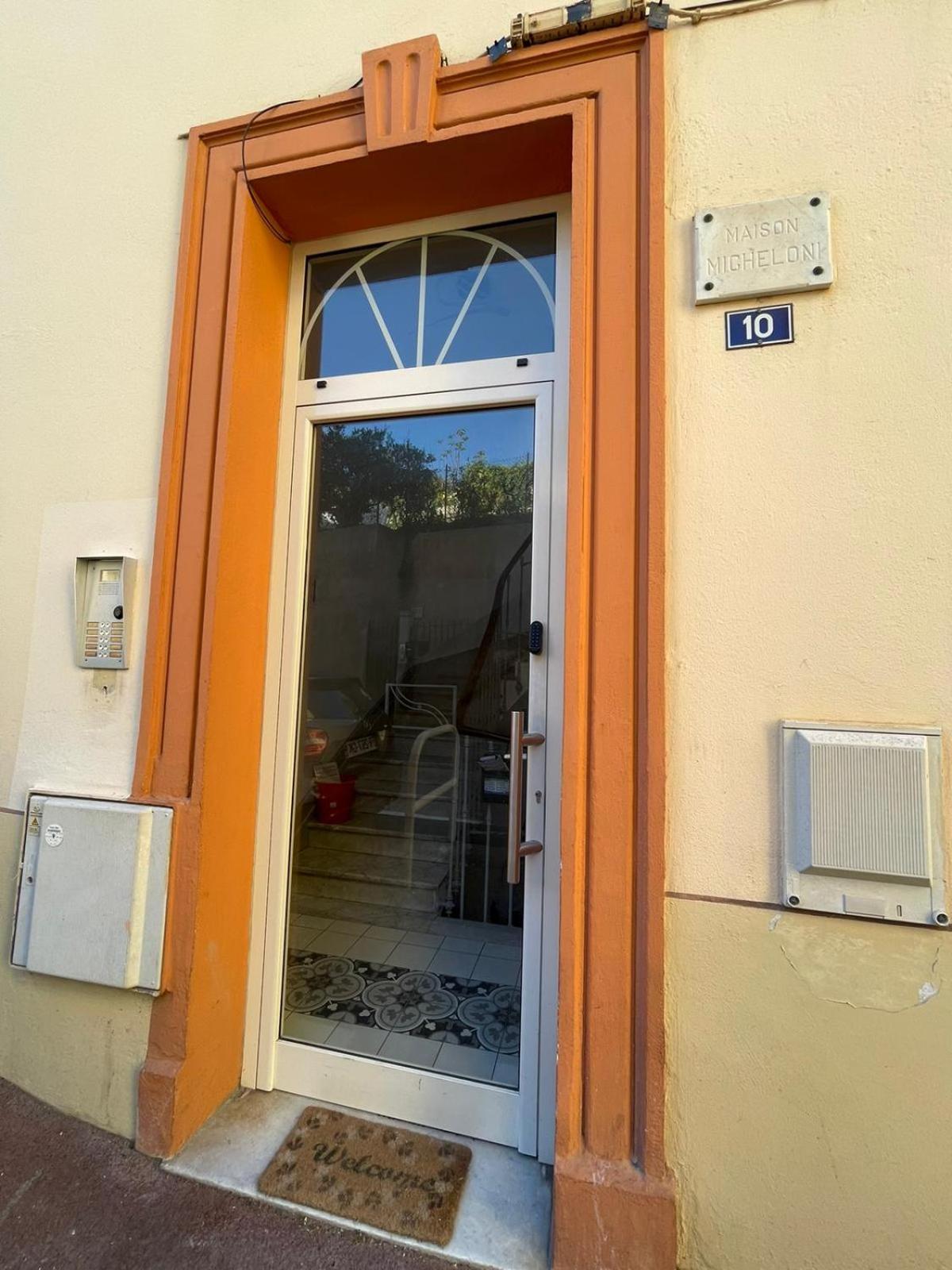 Photo 33