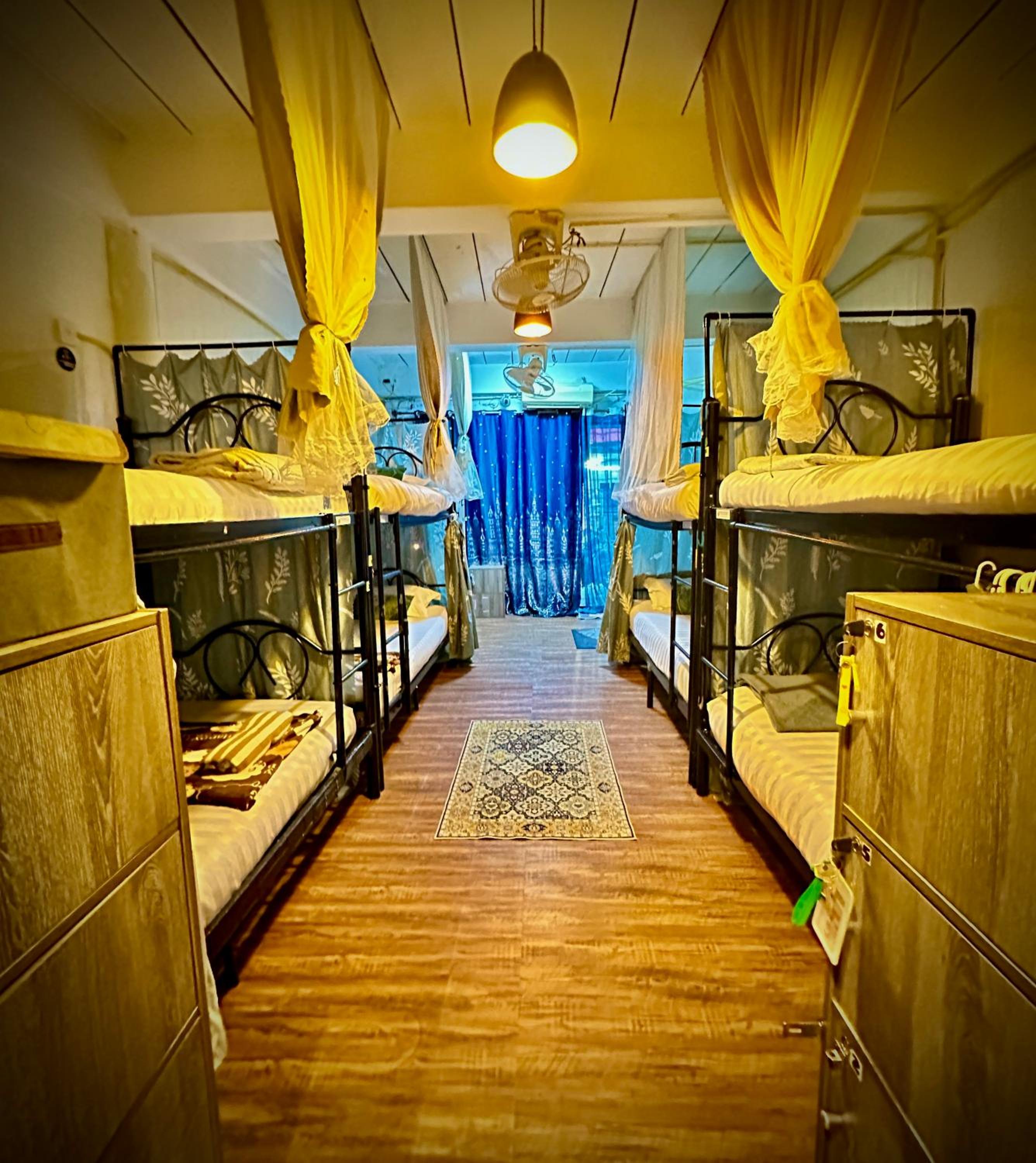 Walking street hostel & homestay at Haadrin view 4