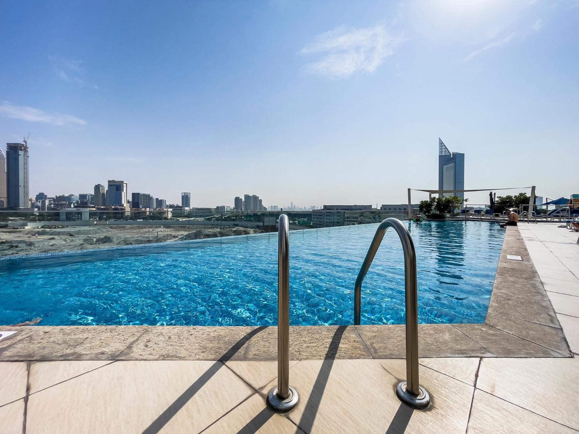 Premium 1BR with excellent sea view photo 5