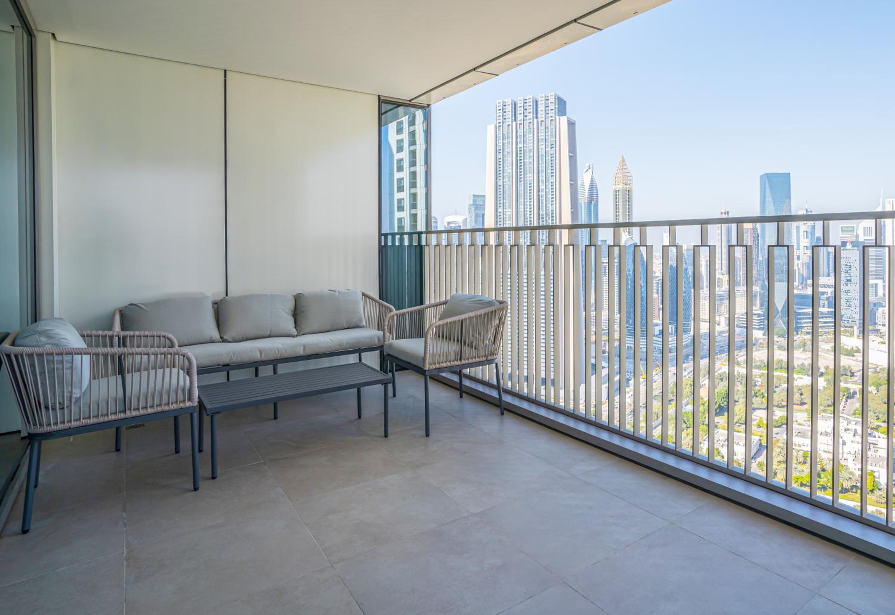 HomesGetaway - Lovely 2BR in Downtown Views II