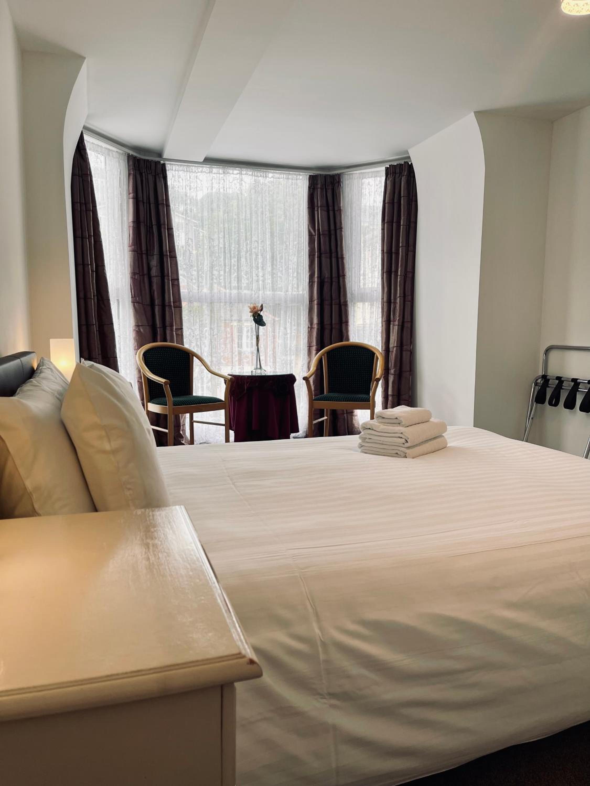 One bedroom apartment, no 4 view 5