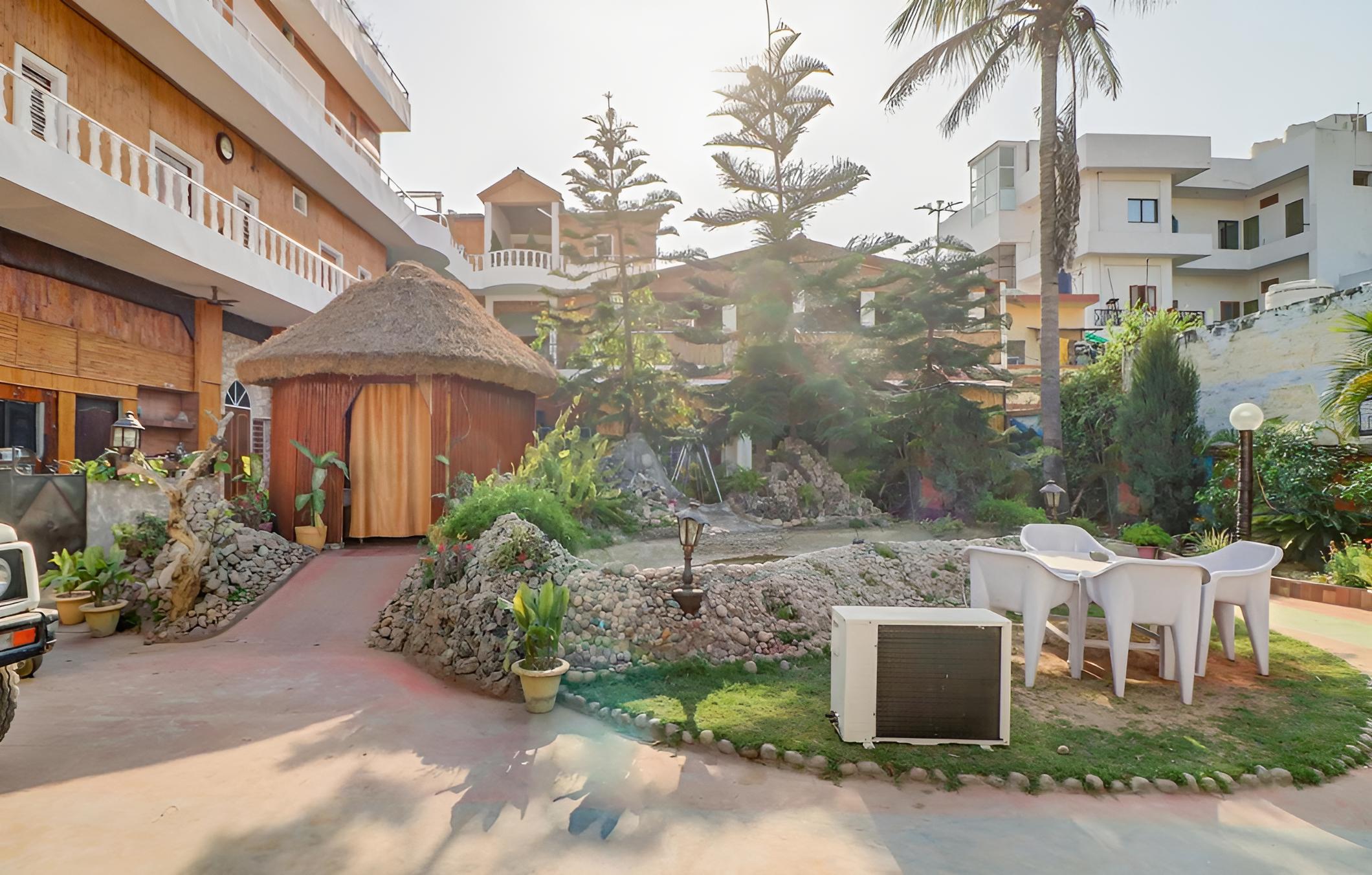 OYO Hotel Shanti Kuti Home Stay Near Gomti Riverfront Park