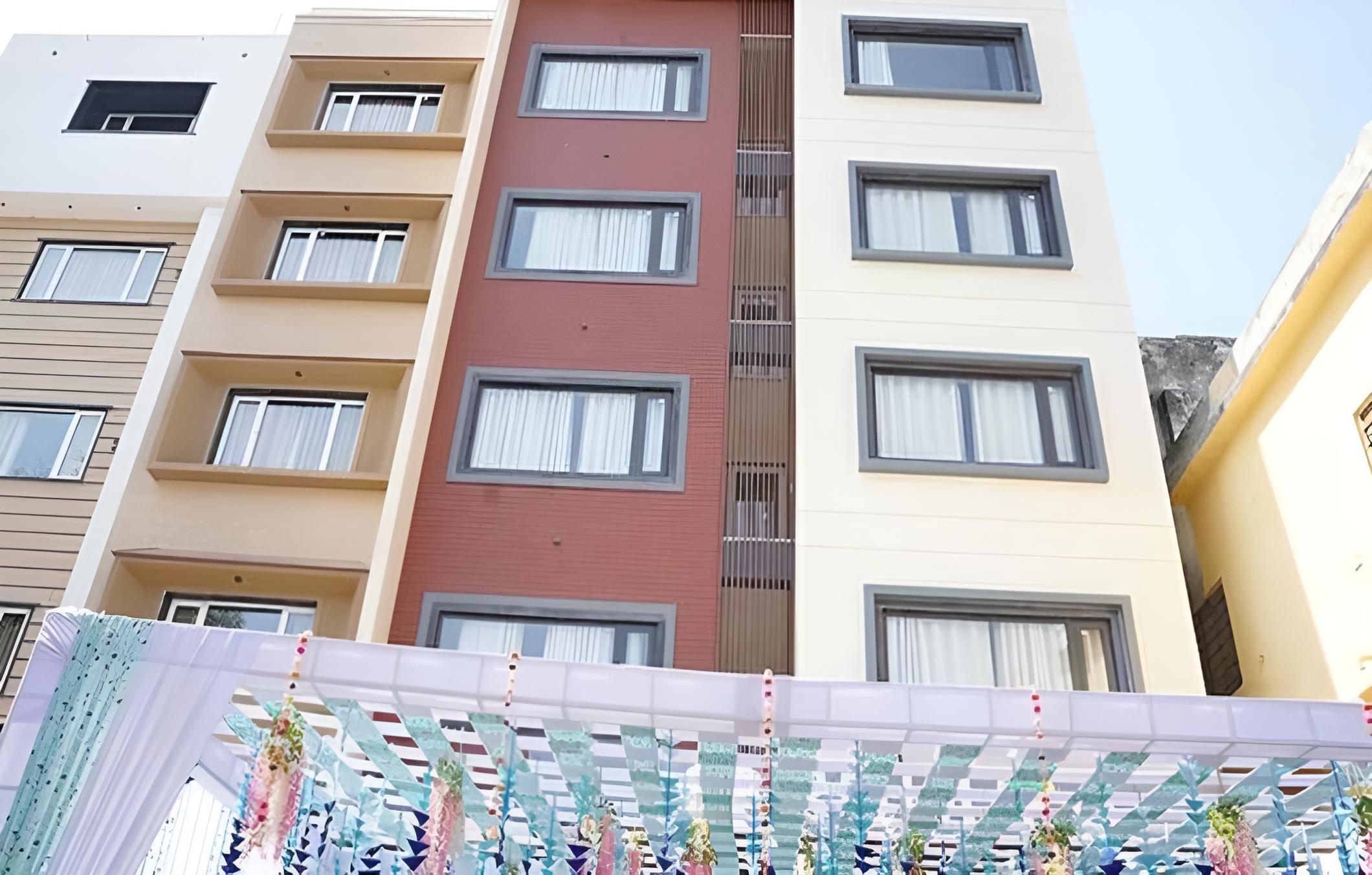 FabHotel Prime Rudura Palace