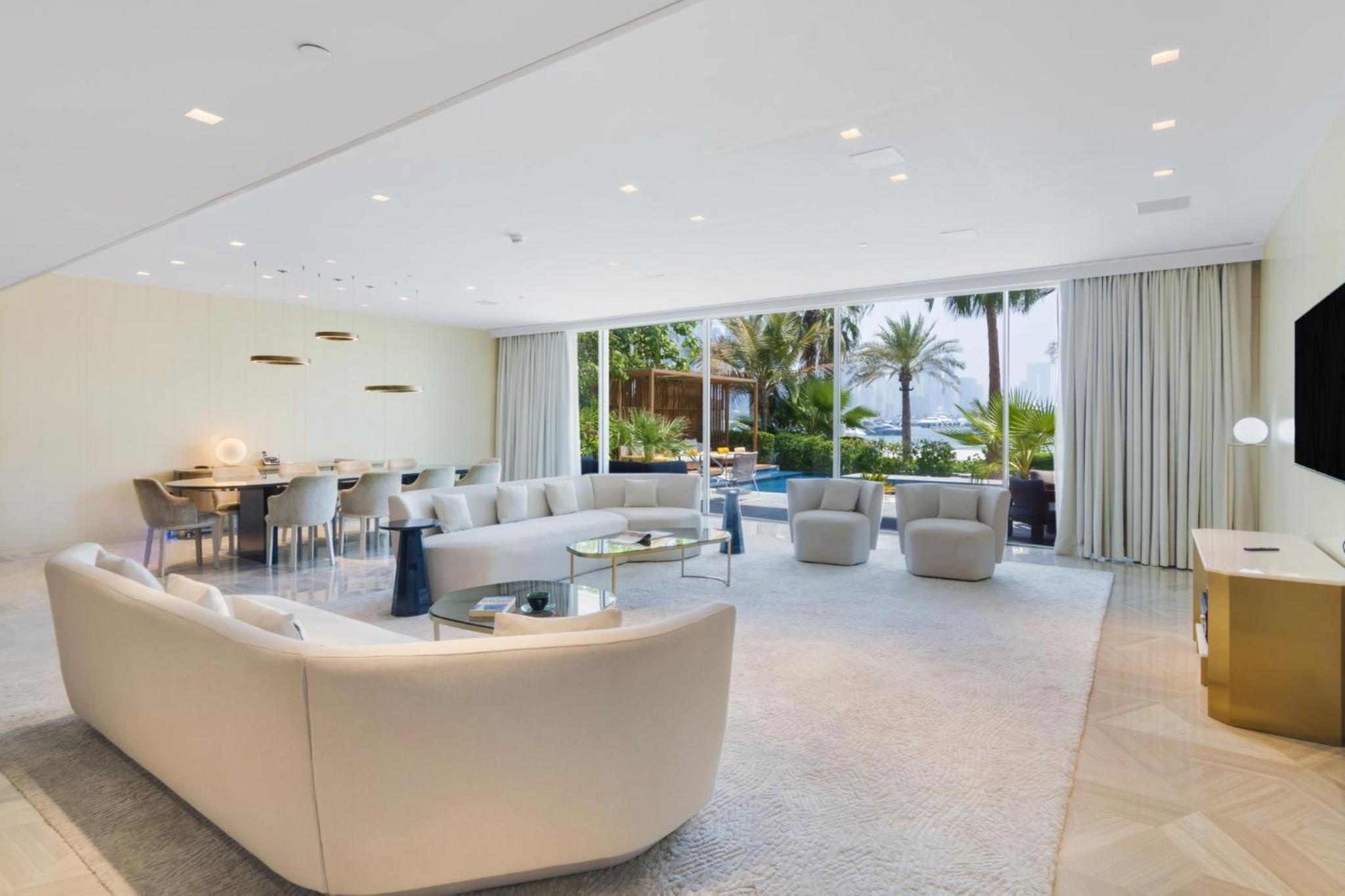 Five Palm Luxury Beach Villa with Private Pool, Panoramic Views, and Jacuzzi