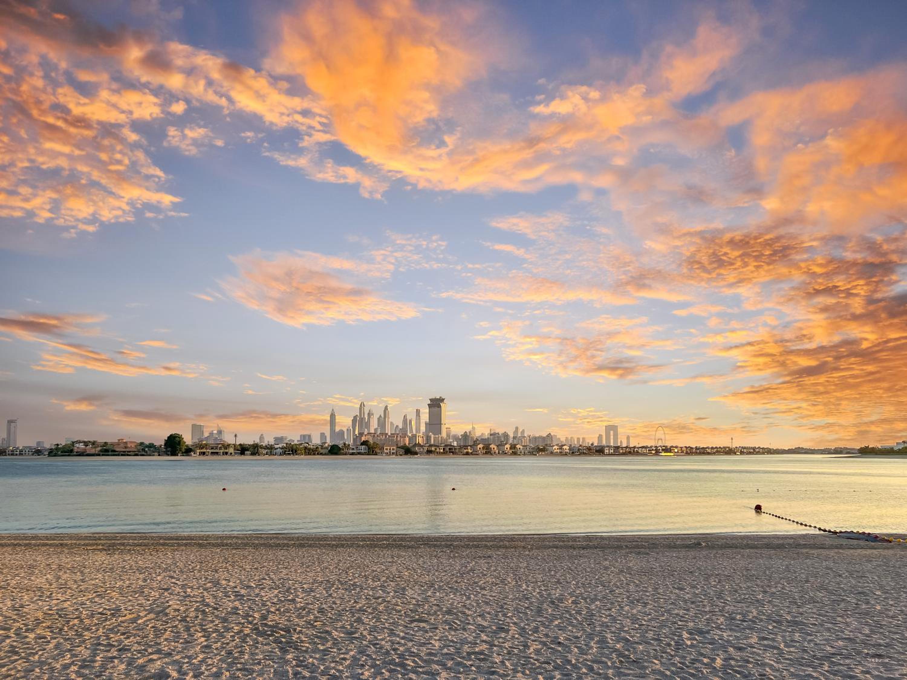 FAM Living - Private Beachfront Escape in Palm Jumeirah - Sarai
