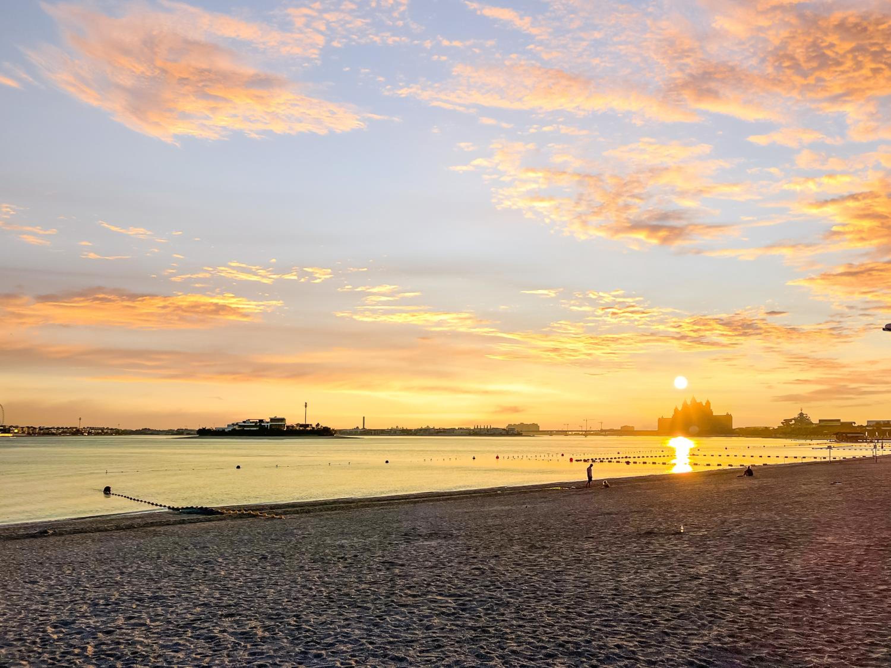 FAM Living - Private Beachfront Escape in Palm Jumeirah - Sarai