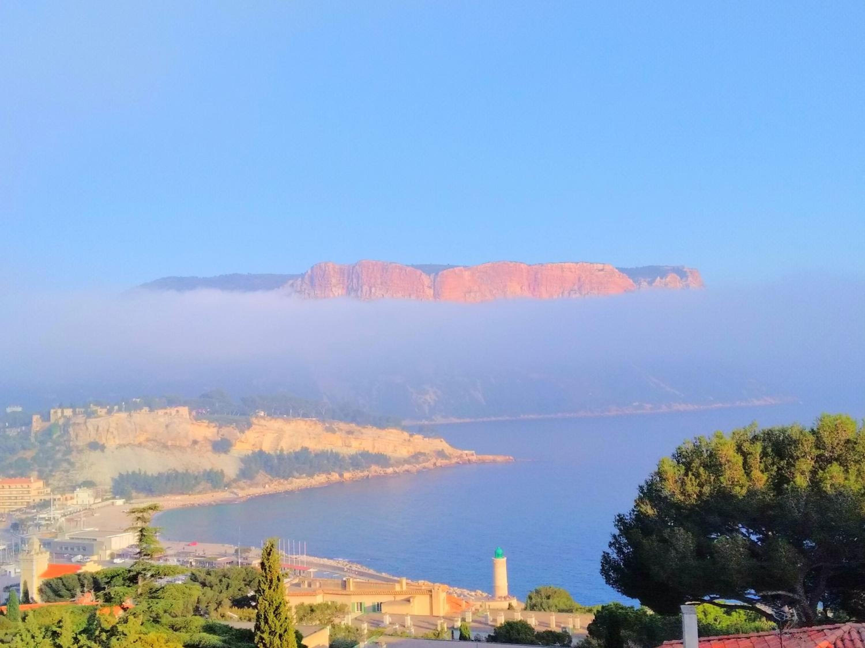 Camping Aux Portes De Cassis view 2