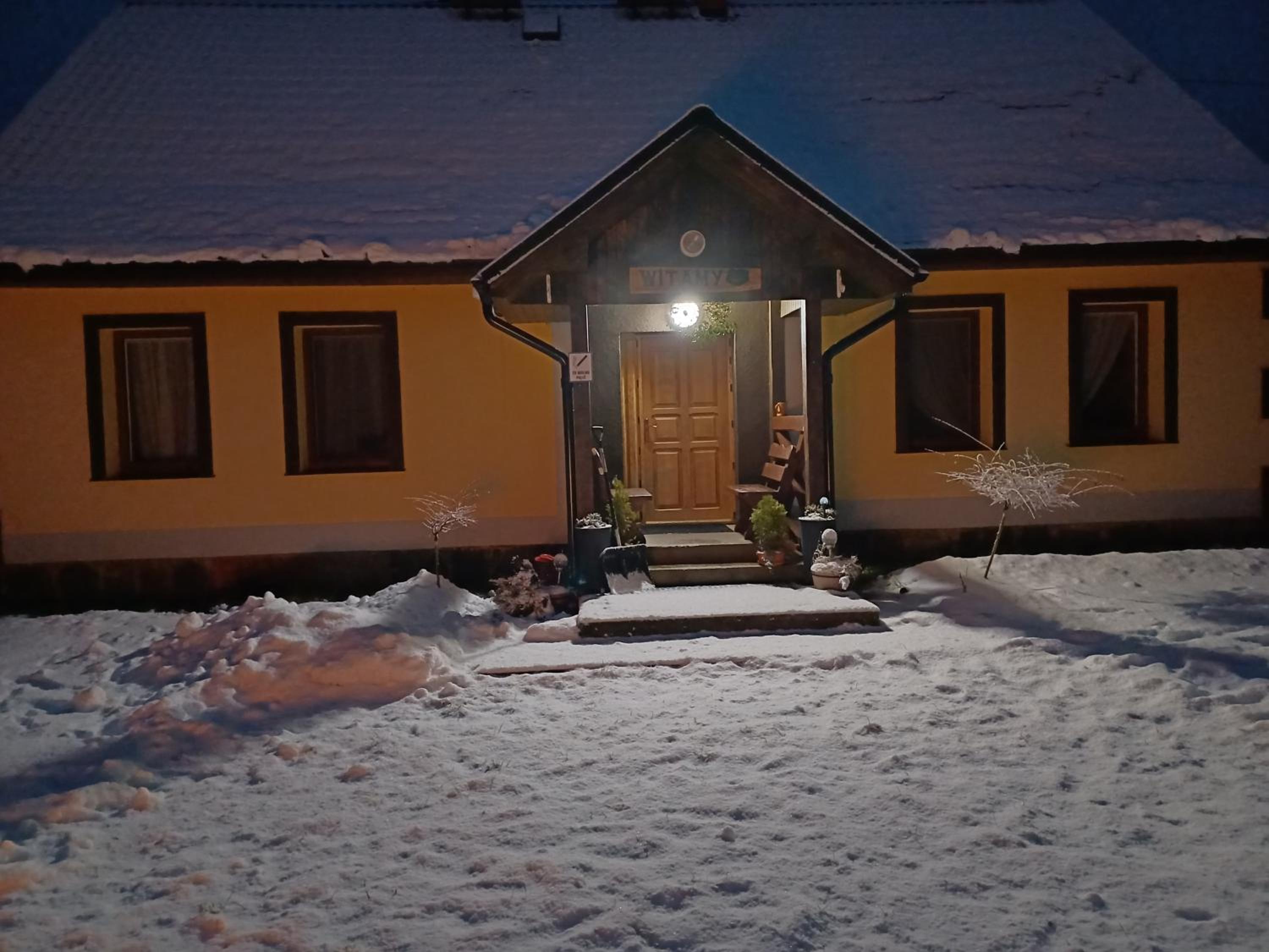 PRZYSTANEK nowEKOprzywno - Żółty Domek Pod Kasztanem view 3