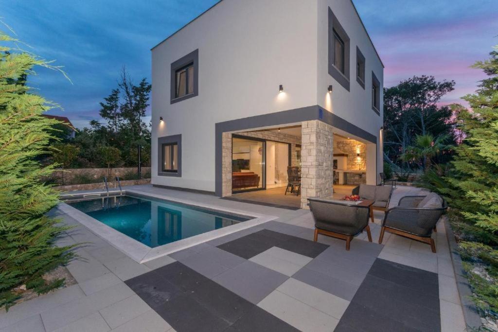 Hotel Royal House 3 - Image 1