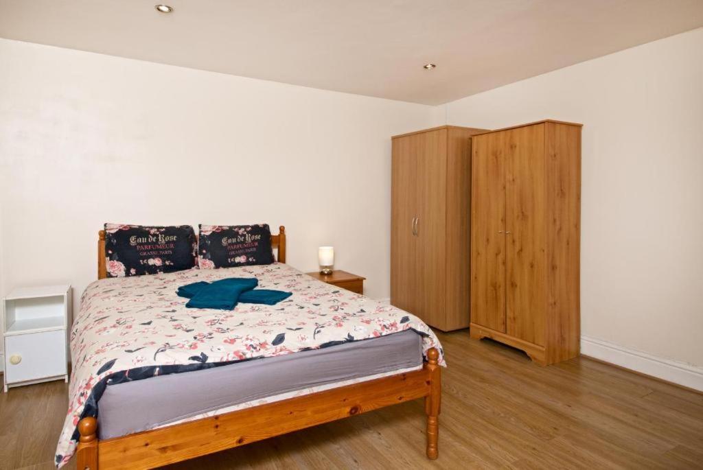 Liverpool City Stays - Lawrence Road BB1 view 2