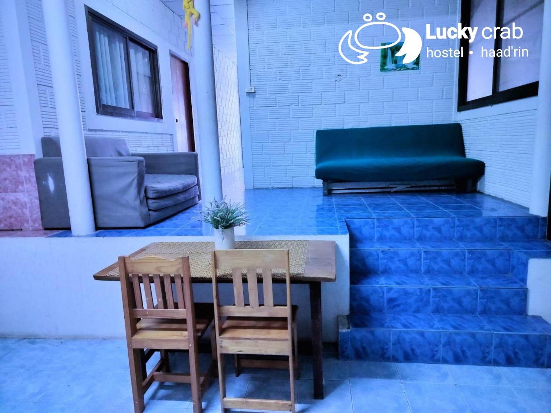 Lucky crab hostel