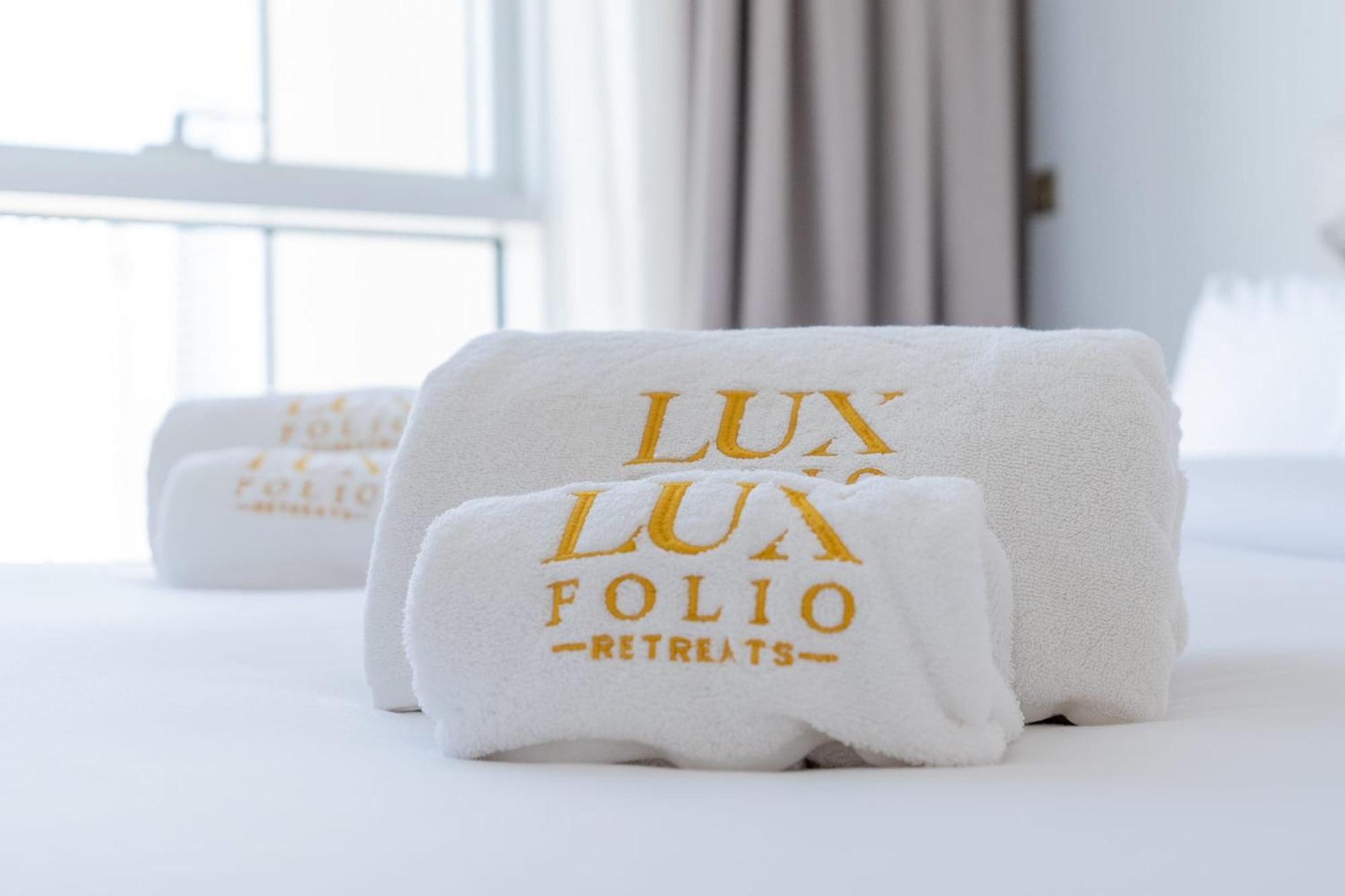LUXFolio Retreats - Beautiful Hillside 1 Bedroom