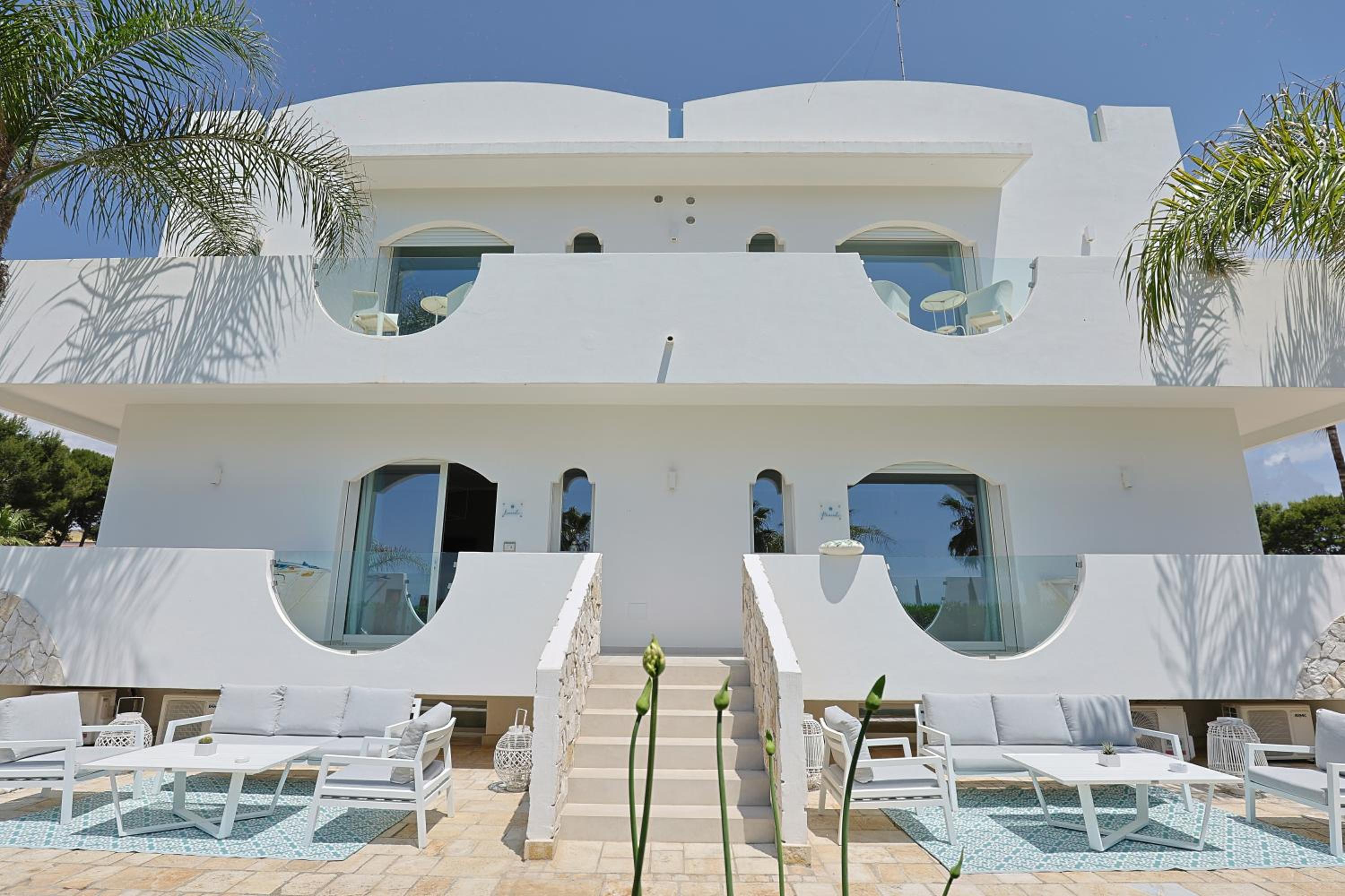 Villa delle Sirene view 2