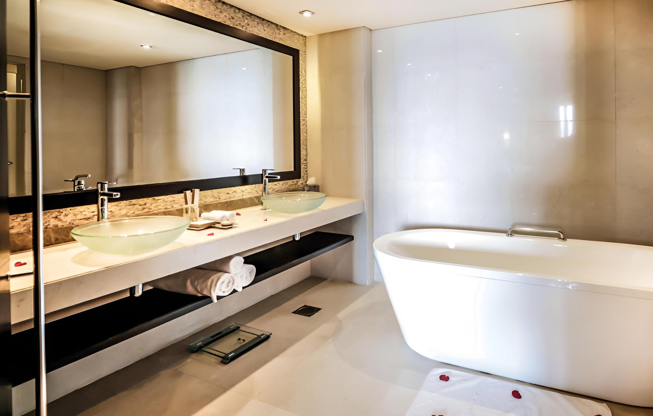 Rixos The Palm Hotel & Suites – Ultra All Inclusive, Dubai Rixos The Palm Hotel & Suites – Ultra All Inclusive, Dubai