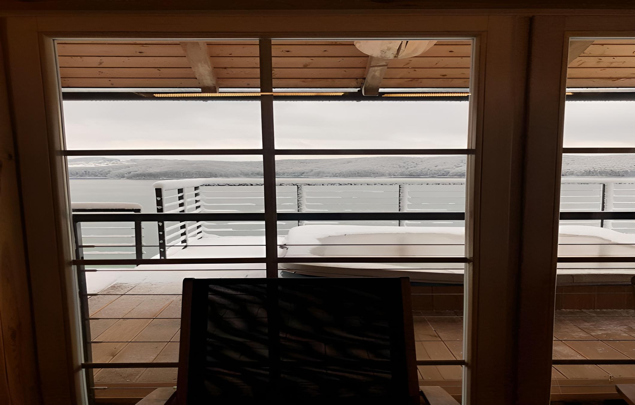 balcony