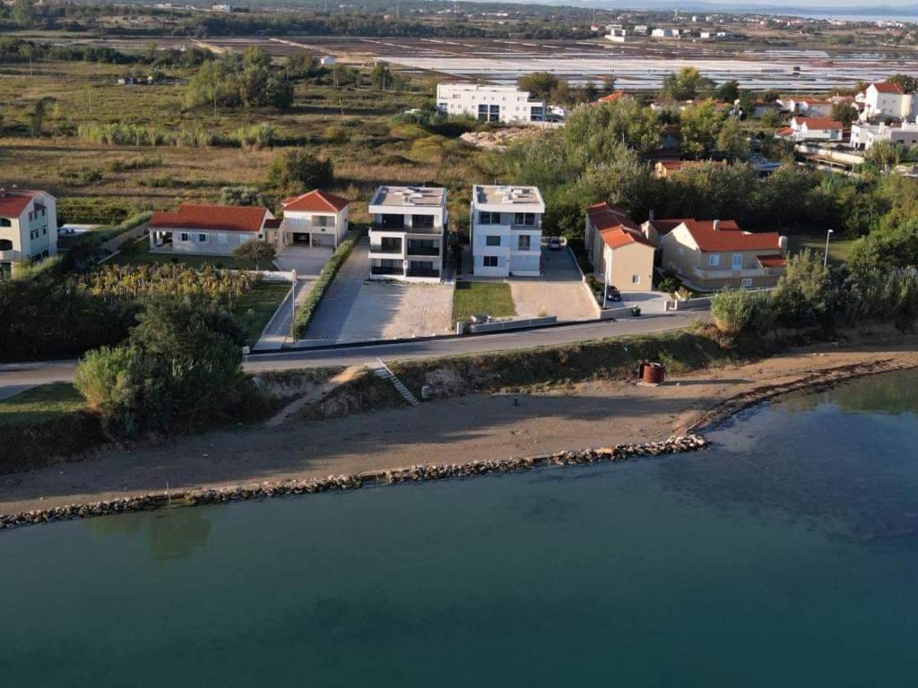 B & R Summer breeze apartments view 2
