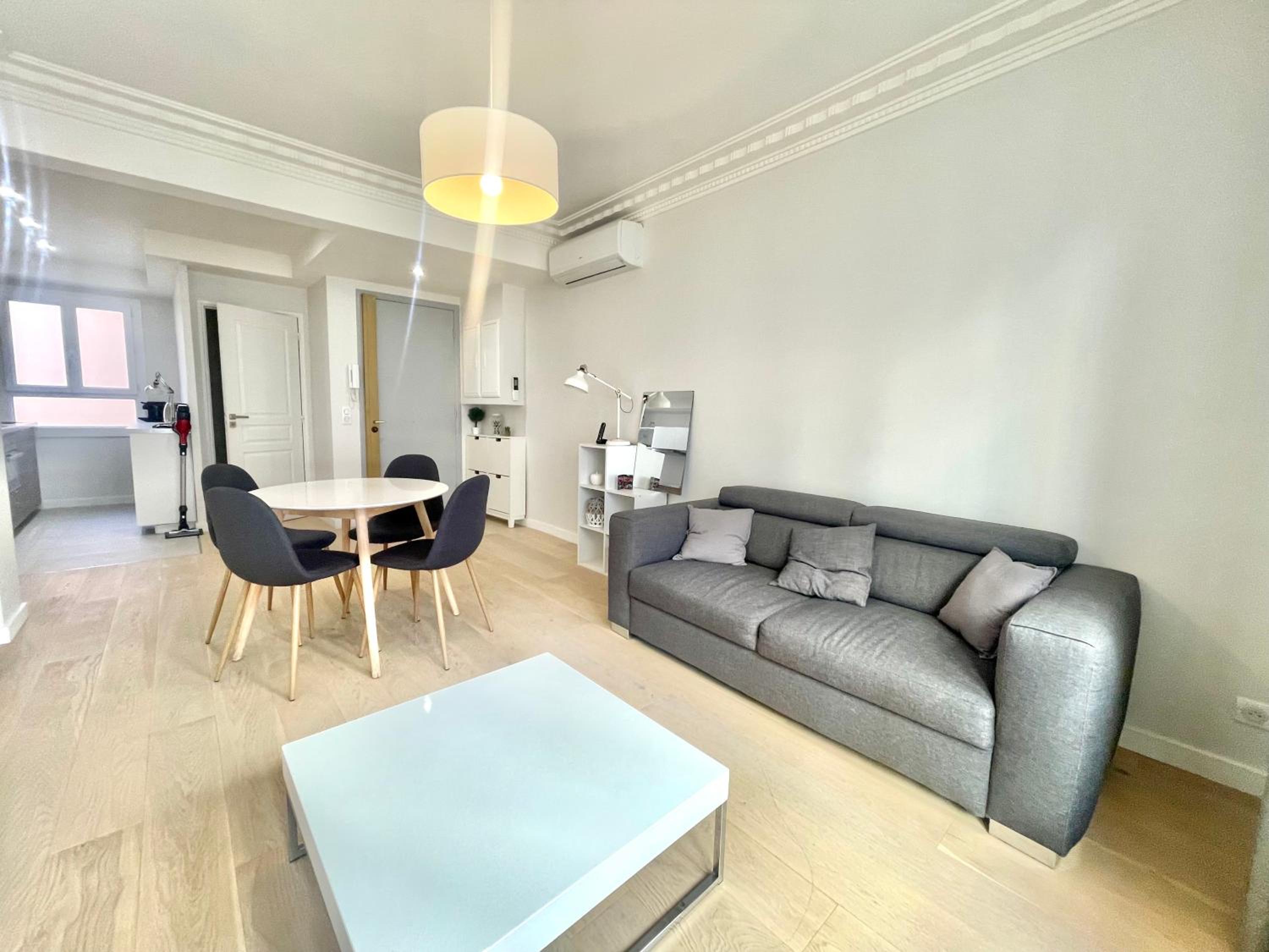 Pasteur by Welcome to Cannes
