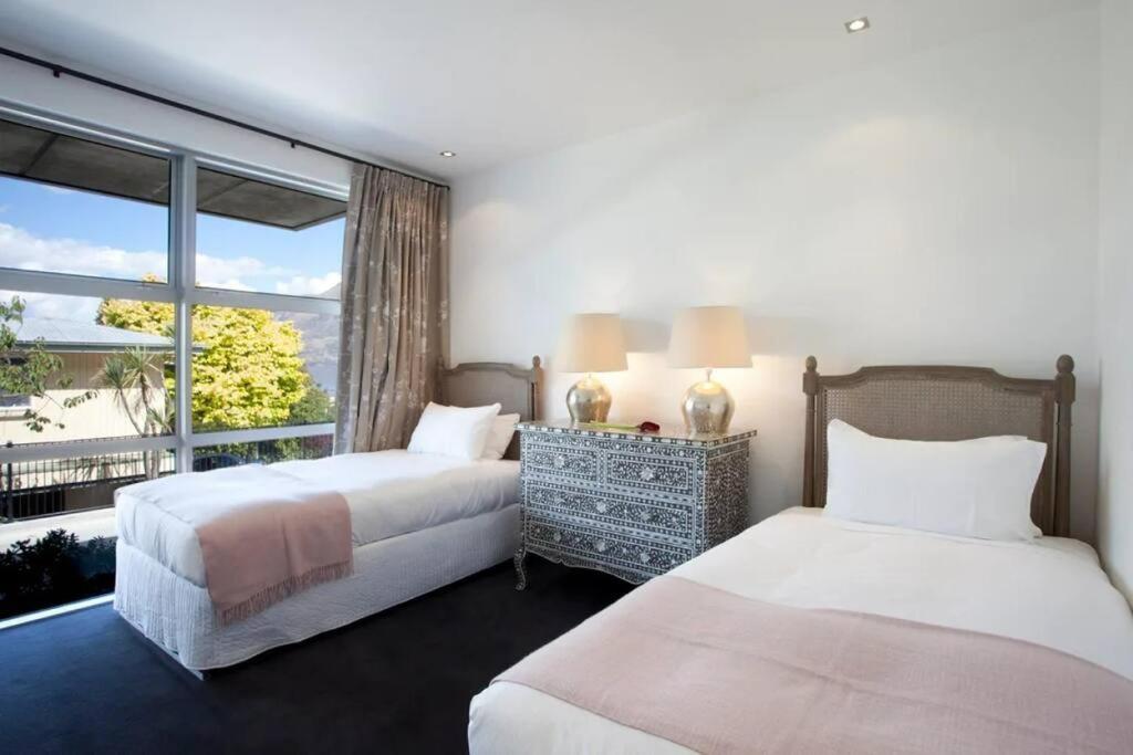 Kakara Moana - walk to town with hot tub view 4
