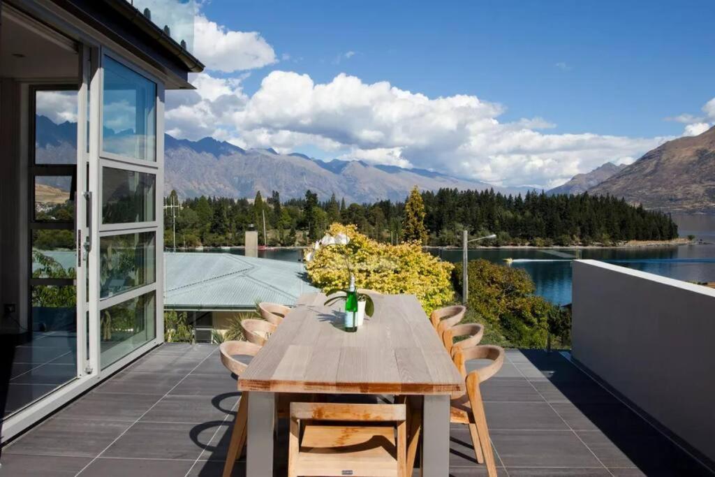 Kakara Moana - walk to town with hot tub view 3