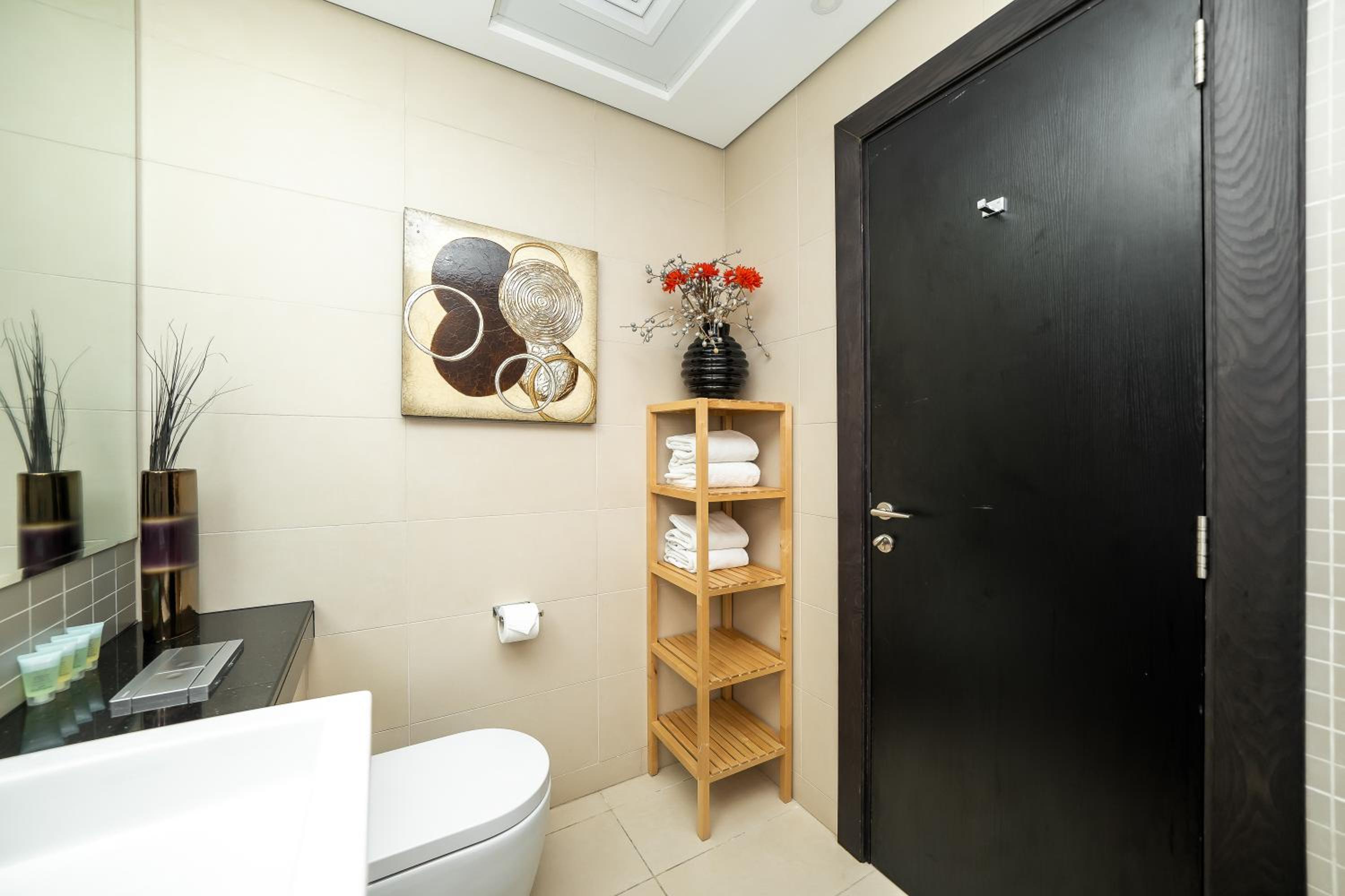 Luton Vacation Homes -Silverene Tower Full marina view ,Dubai Marina A50AB7