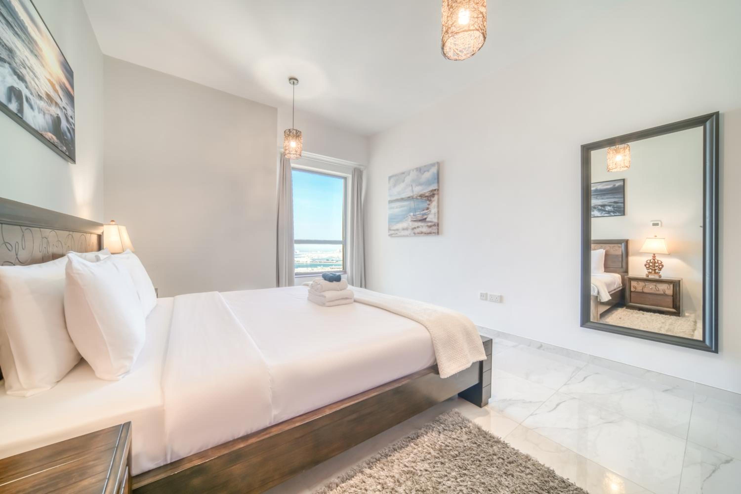 300m From The Beach - JBR Apartment with Sea & Dubai Eye Views