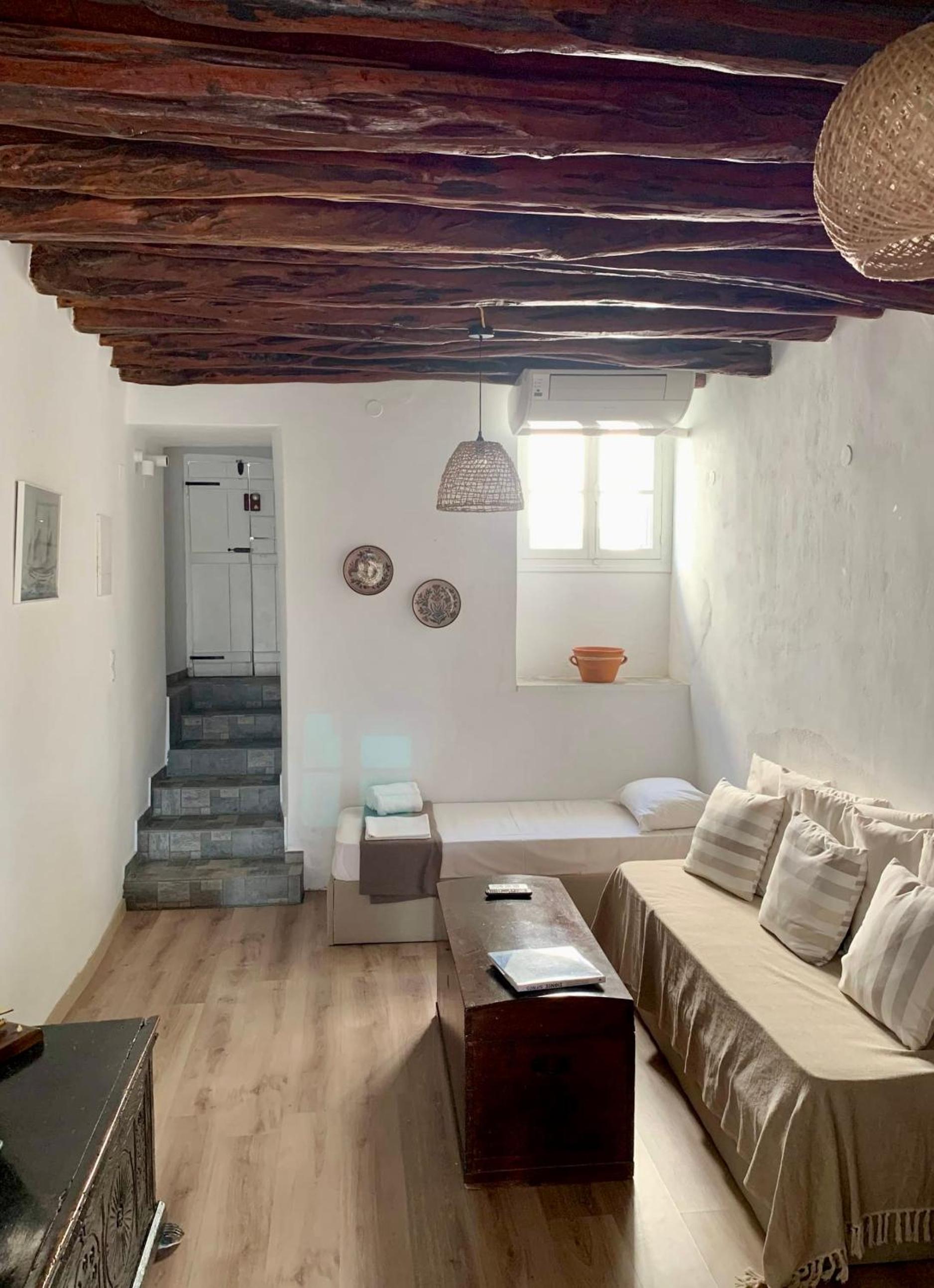 Lotzia House