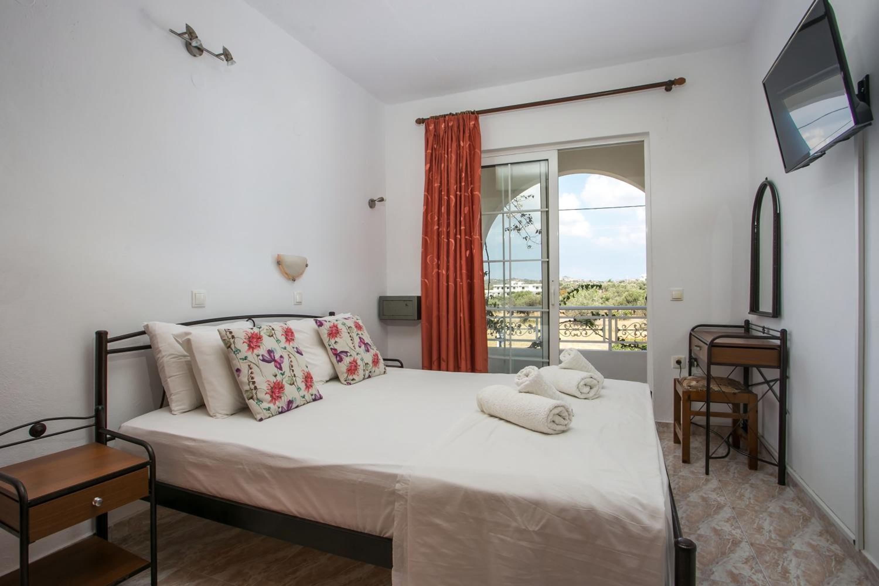 Dimitris studios & apartments view 5