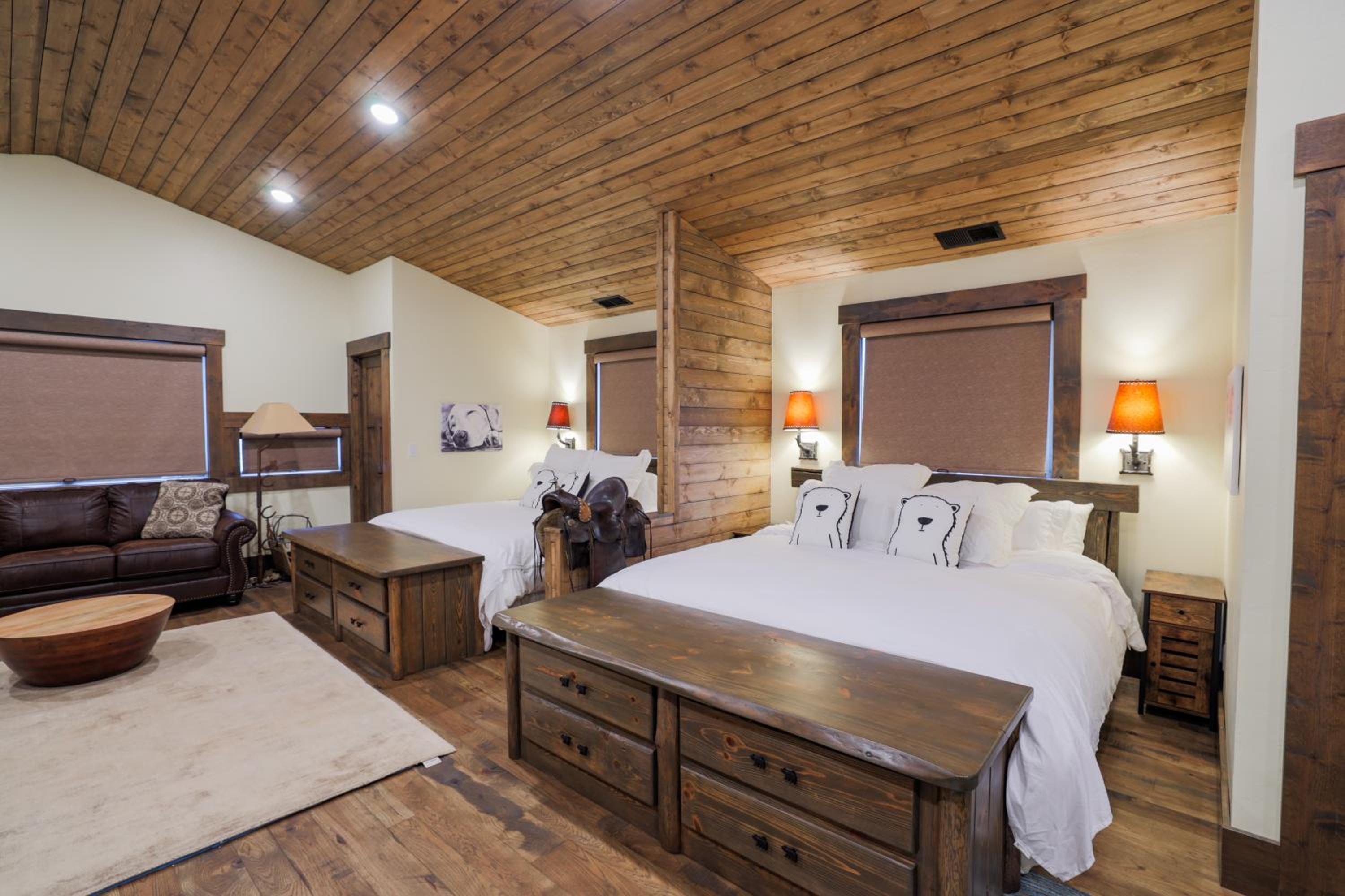 Yellowstone Crossing Lodge view 4