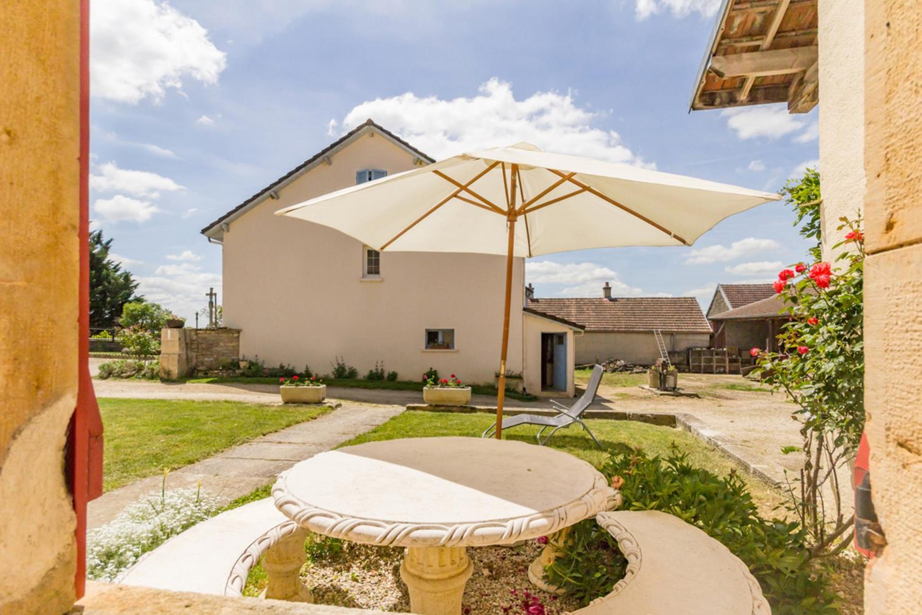 Maison de 2 chambres avec jardin amenage et wifi a Eringes view 2