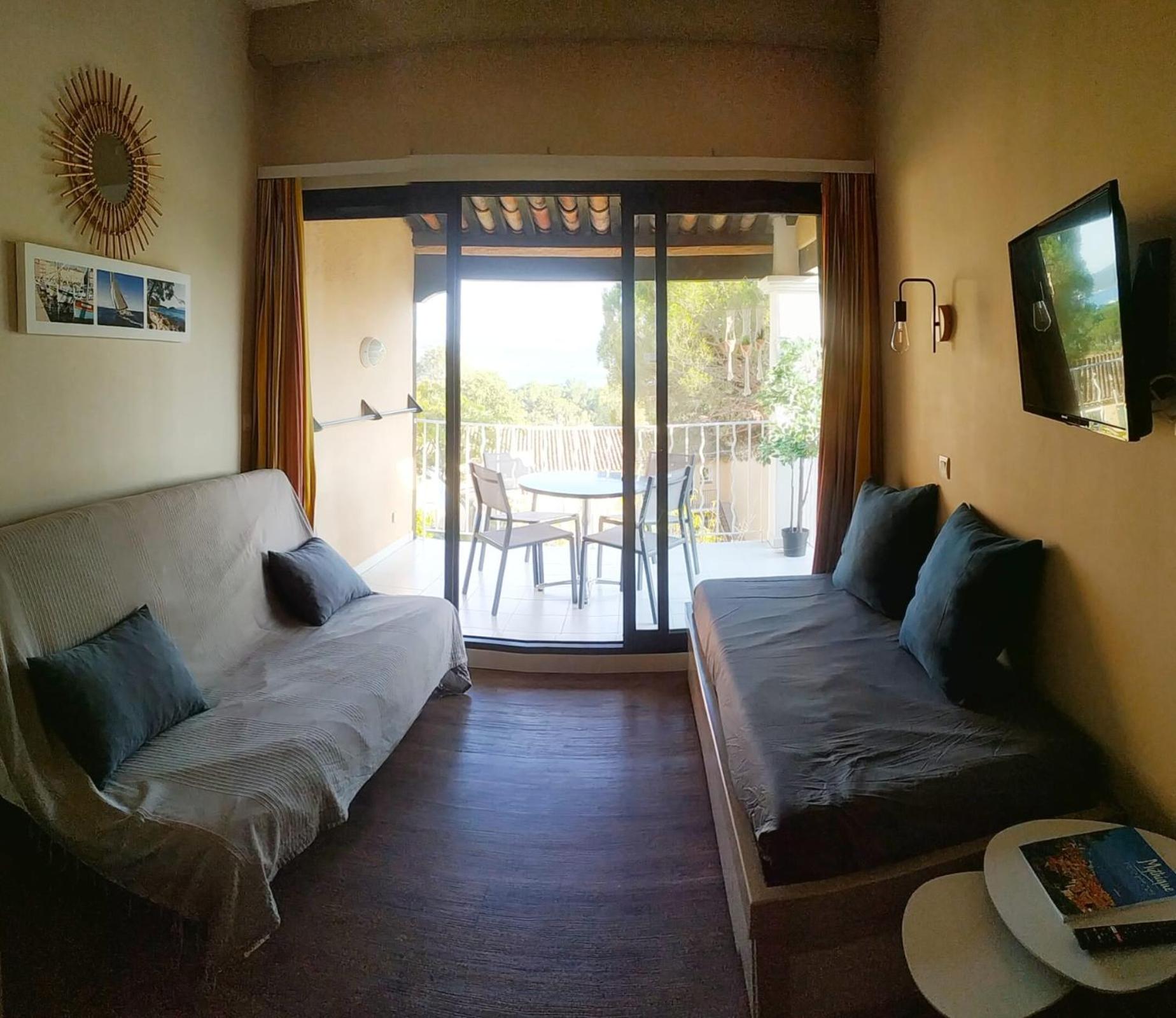 Flat With Sea View Residence With Swimming Pool